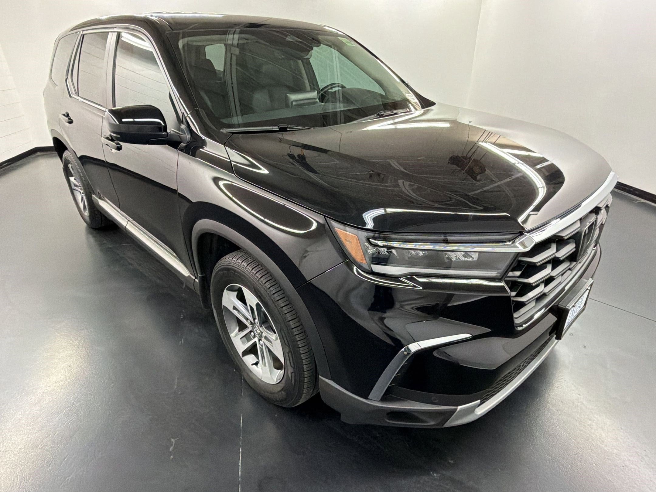 2023 Honda Pilot EX-L 8 Passenger photo 6
