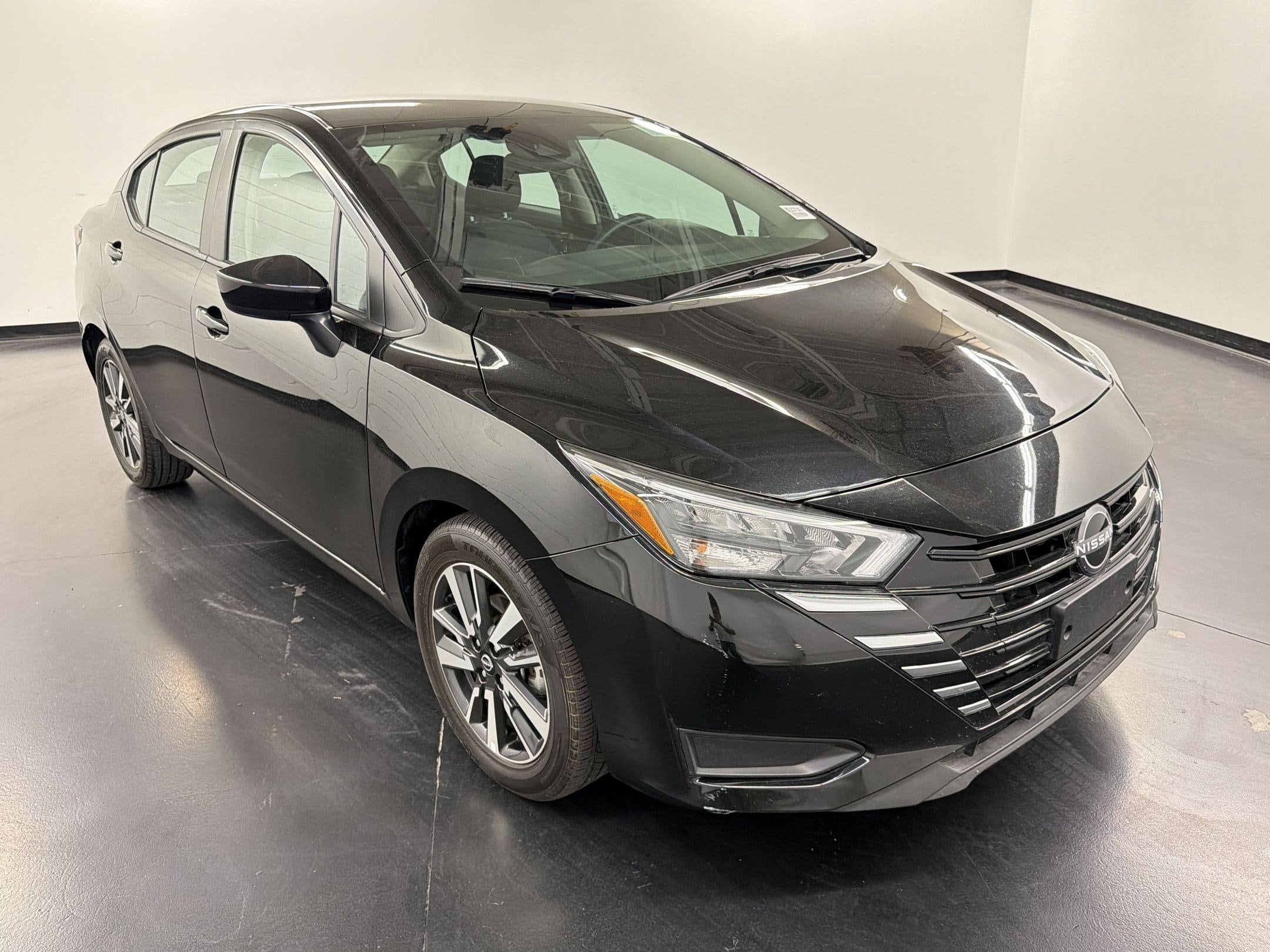 2025 Nissan Versa Sedan SV - Photo 7