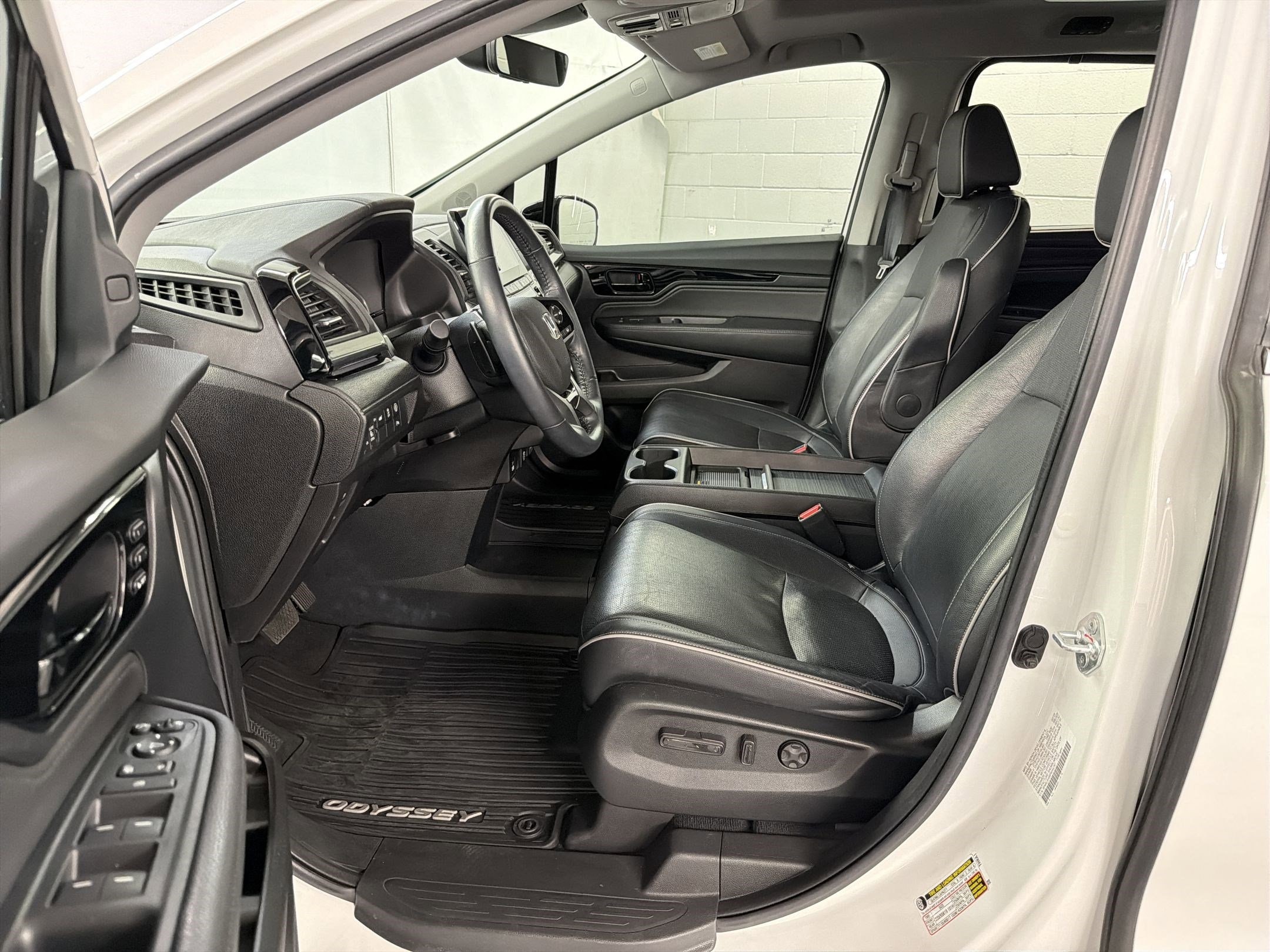 2023 Honda Odyssey Elite photo 4