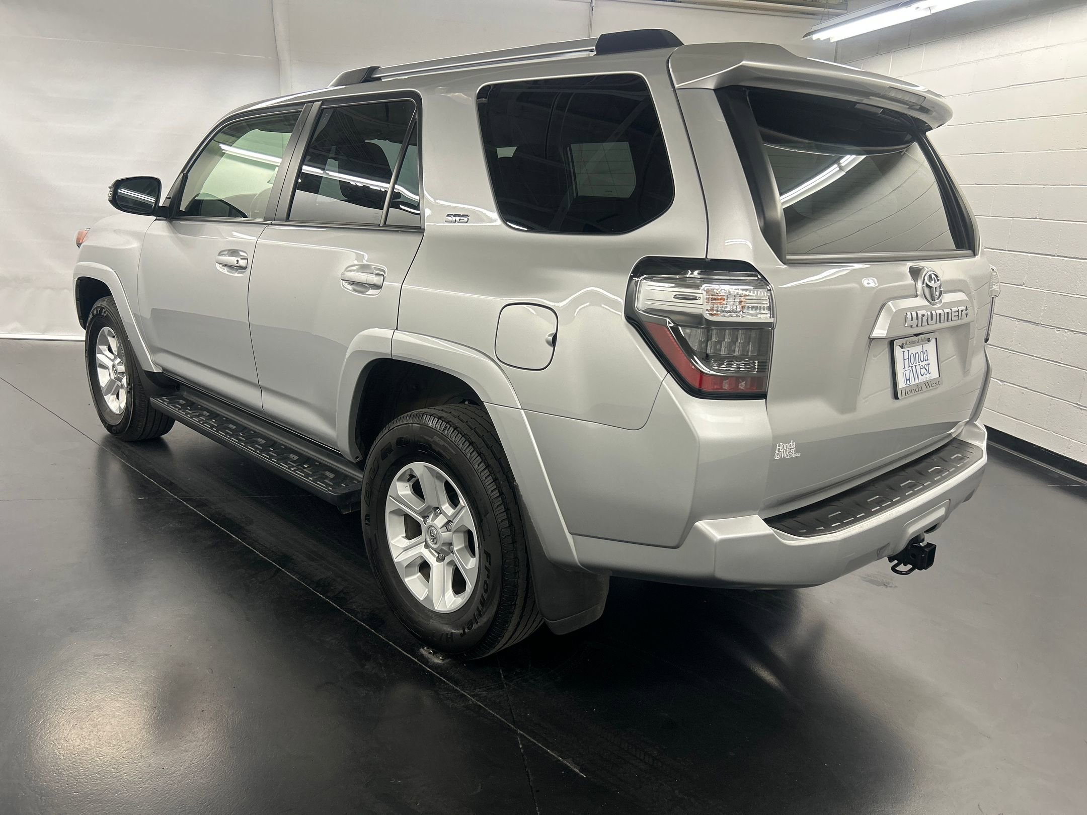 2024 Toyota 4Runner SR5 Premium photo 2