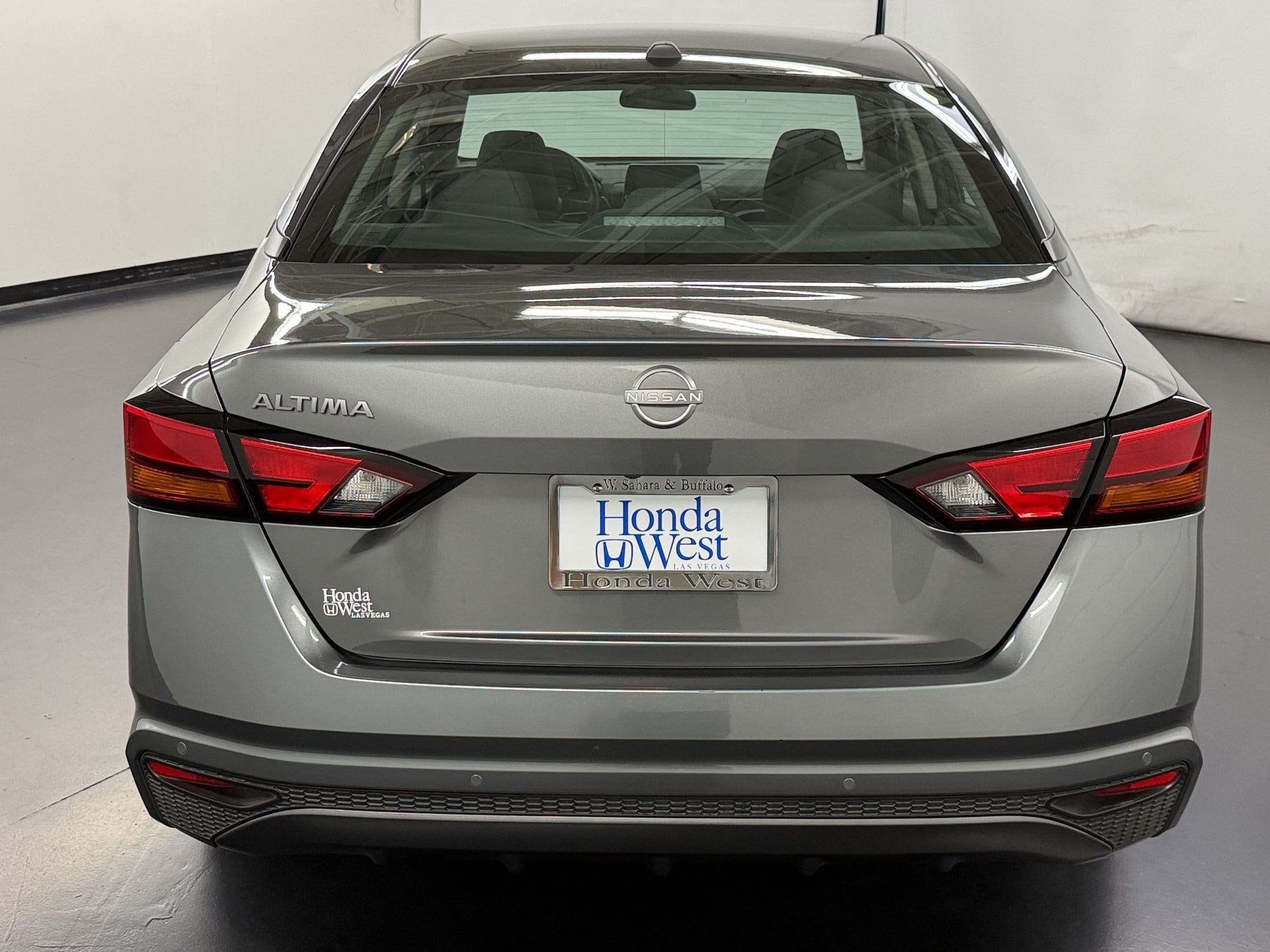 2025 Nissan Altima SV - Photo 10