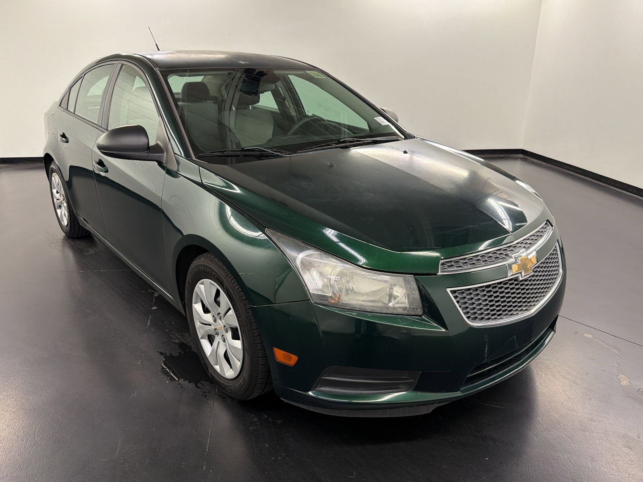 Cruze LS Sedan