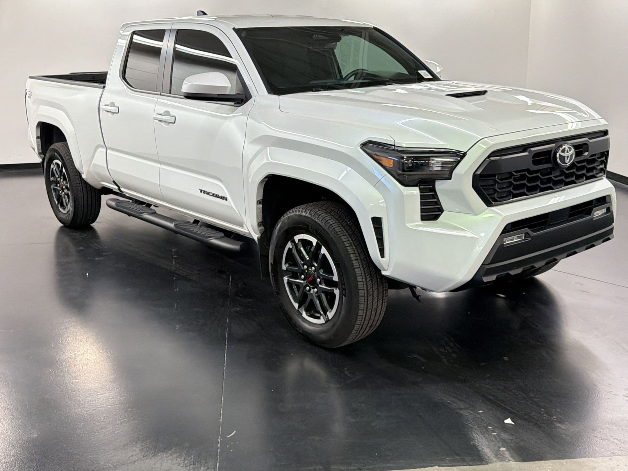 2024 Toyota Tacoma TRD Sport photo 6