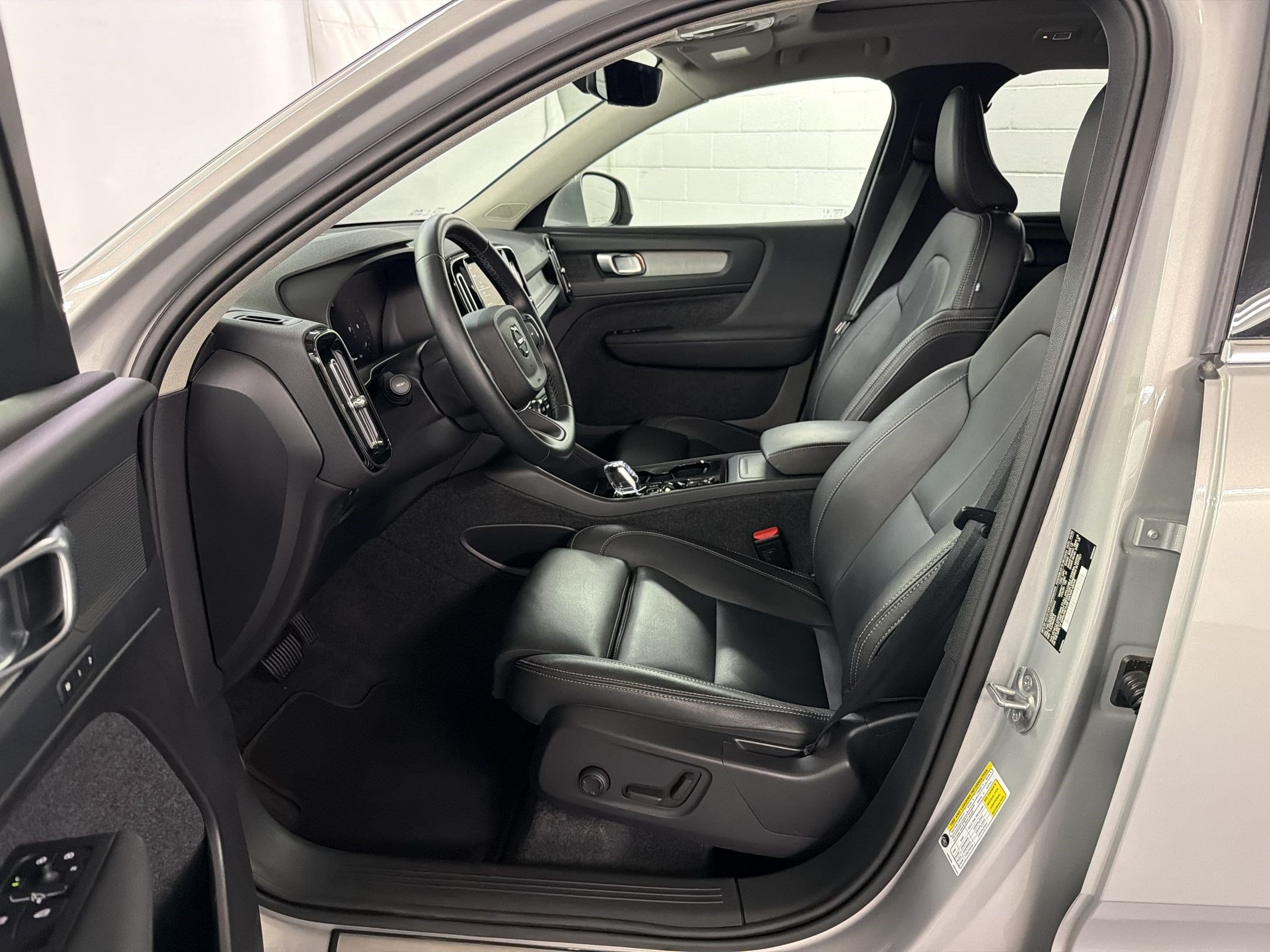 XC40 Plus Bright Theme SUV