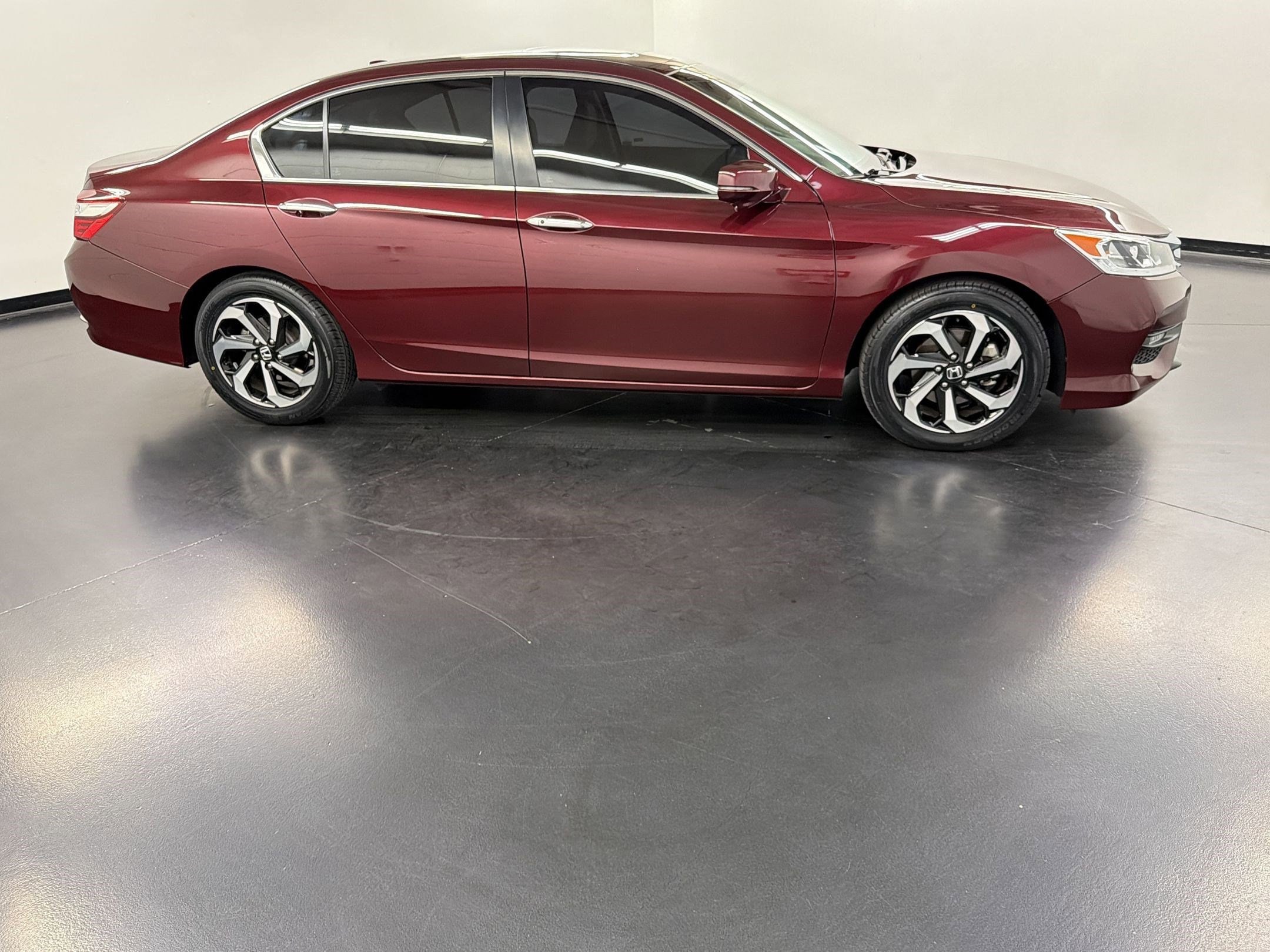 2017 Honda Accord EX-L photo 3