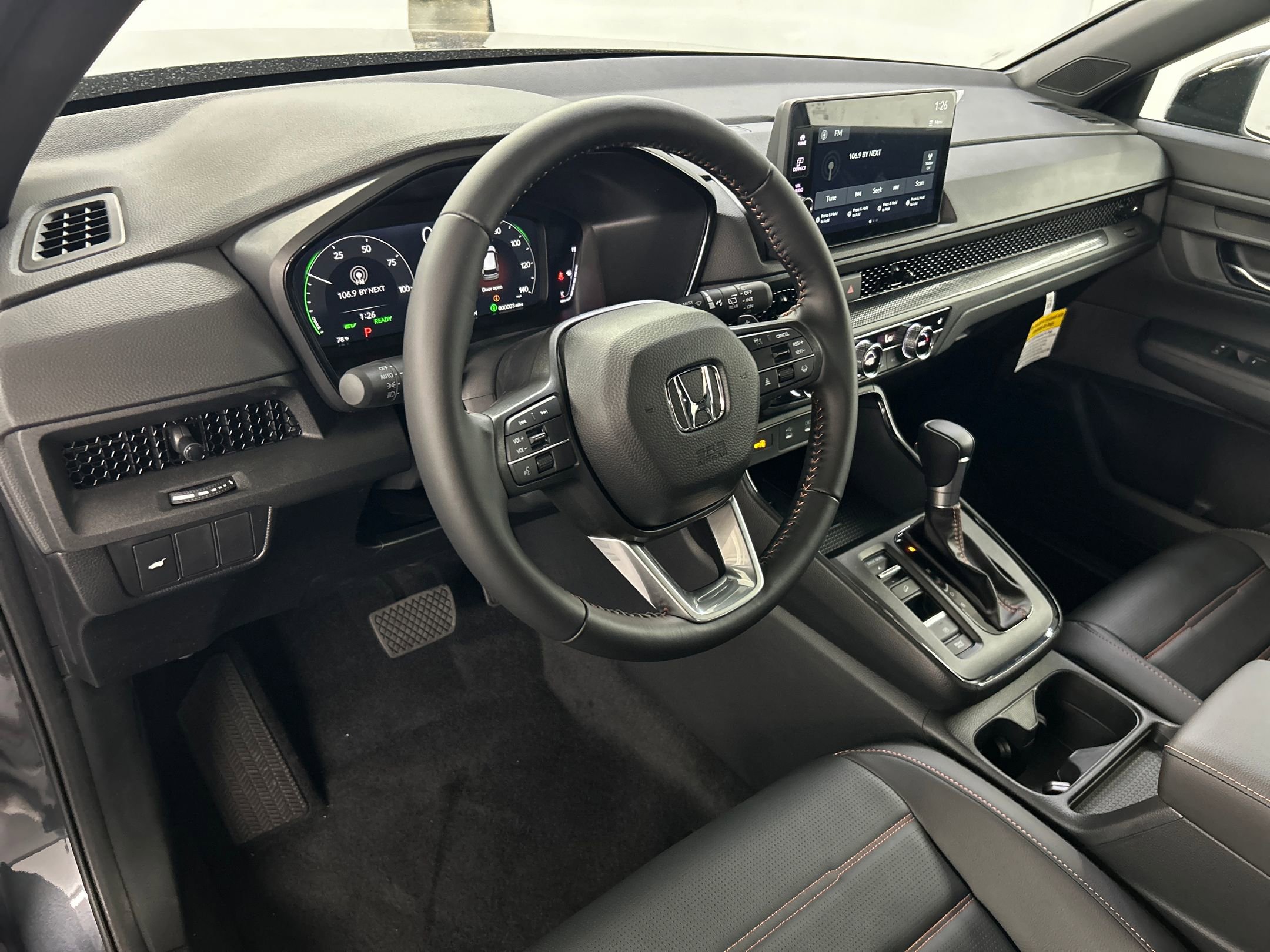 2026 Honda CR-V Hybrid Sport-L photo 4