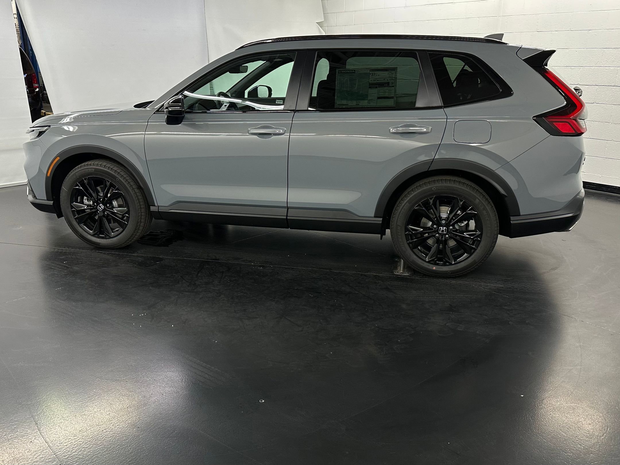 2026 Honda CR-V Hybrid Sport Touring photo 2