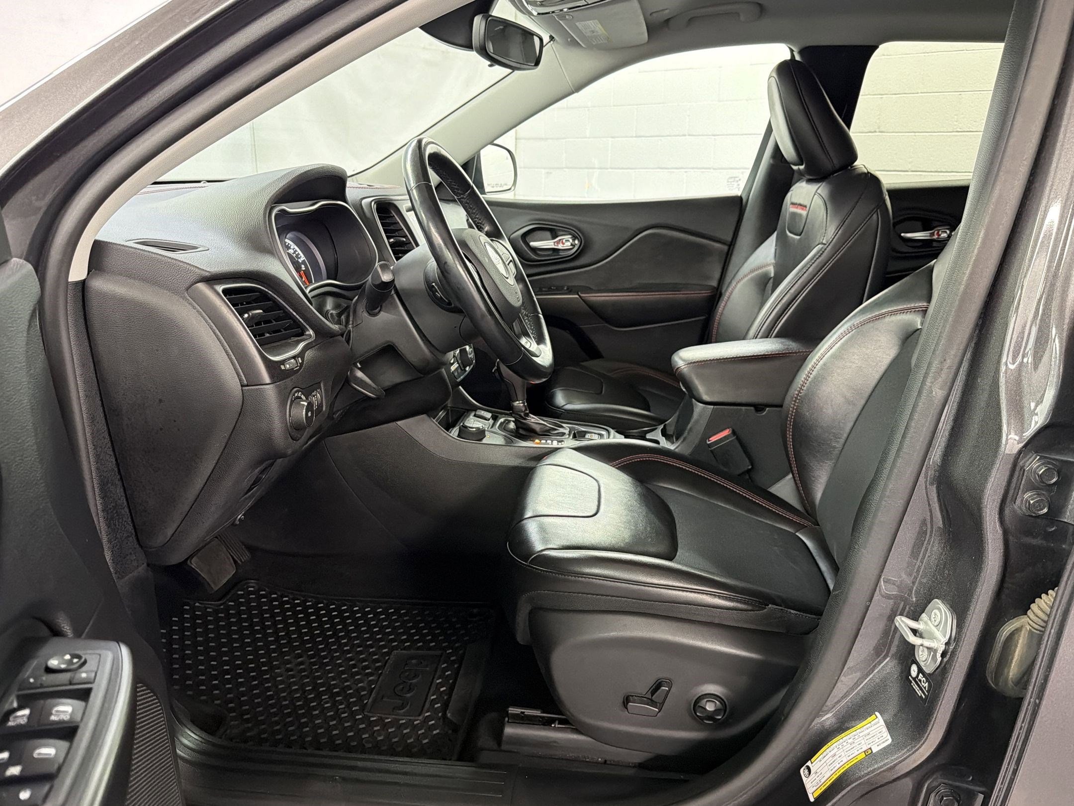 2021 Jeep Cherokee Trailhawk photo 4