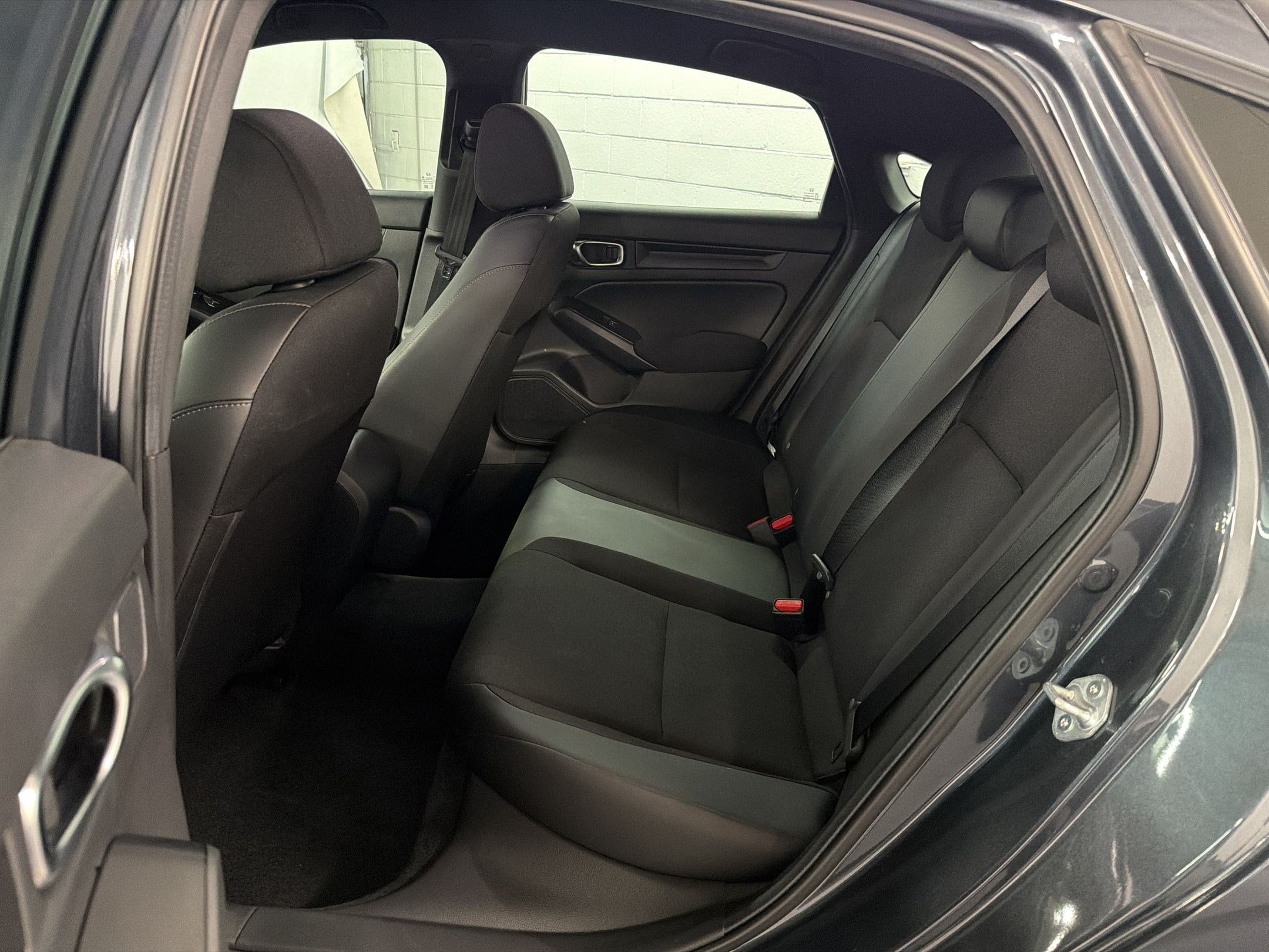 2025 Honda Civic Hatchback Sport - Photo 23