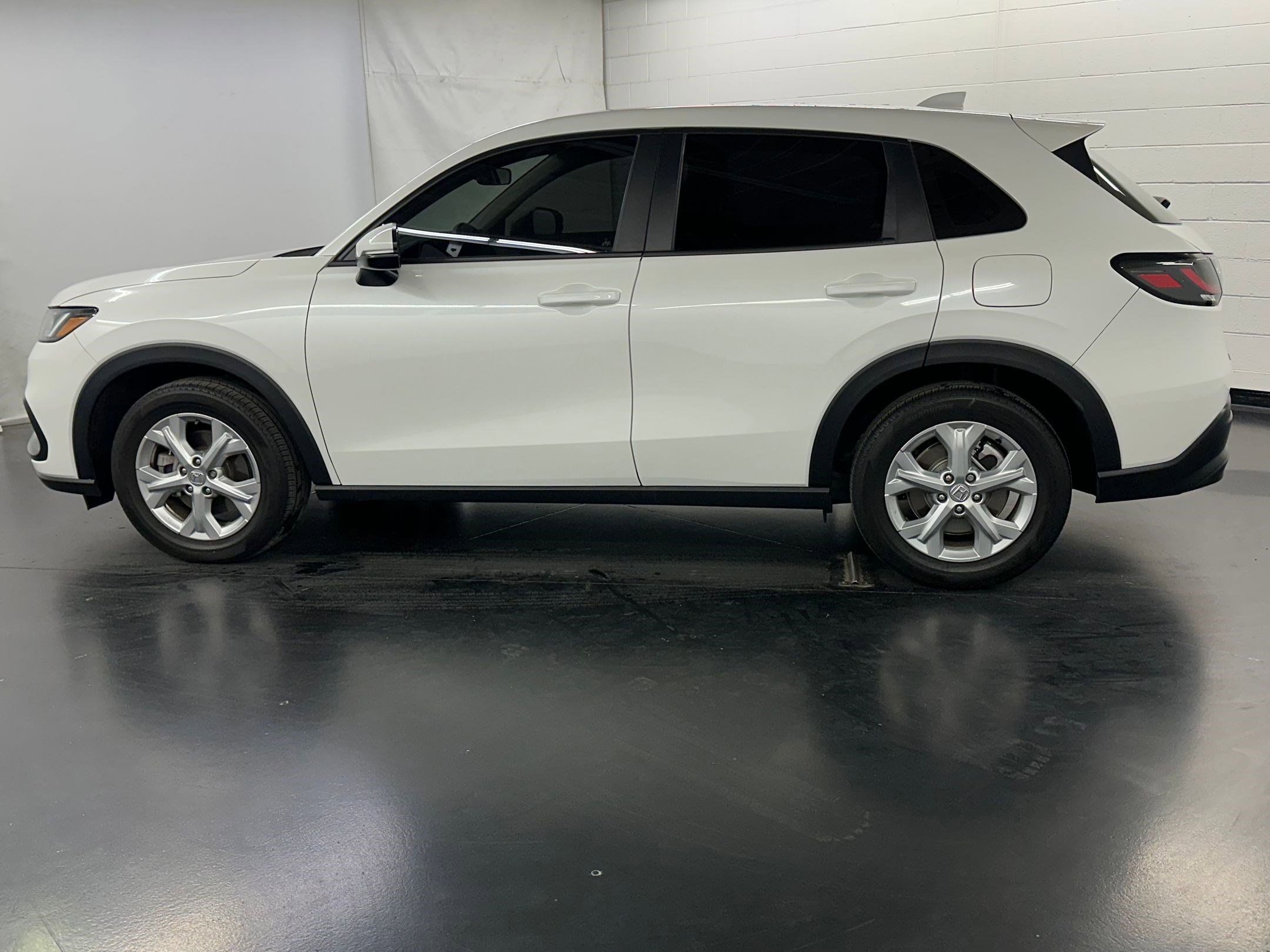 2023 Honda HR-V LX photo 2