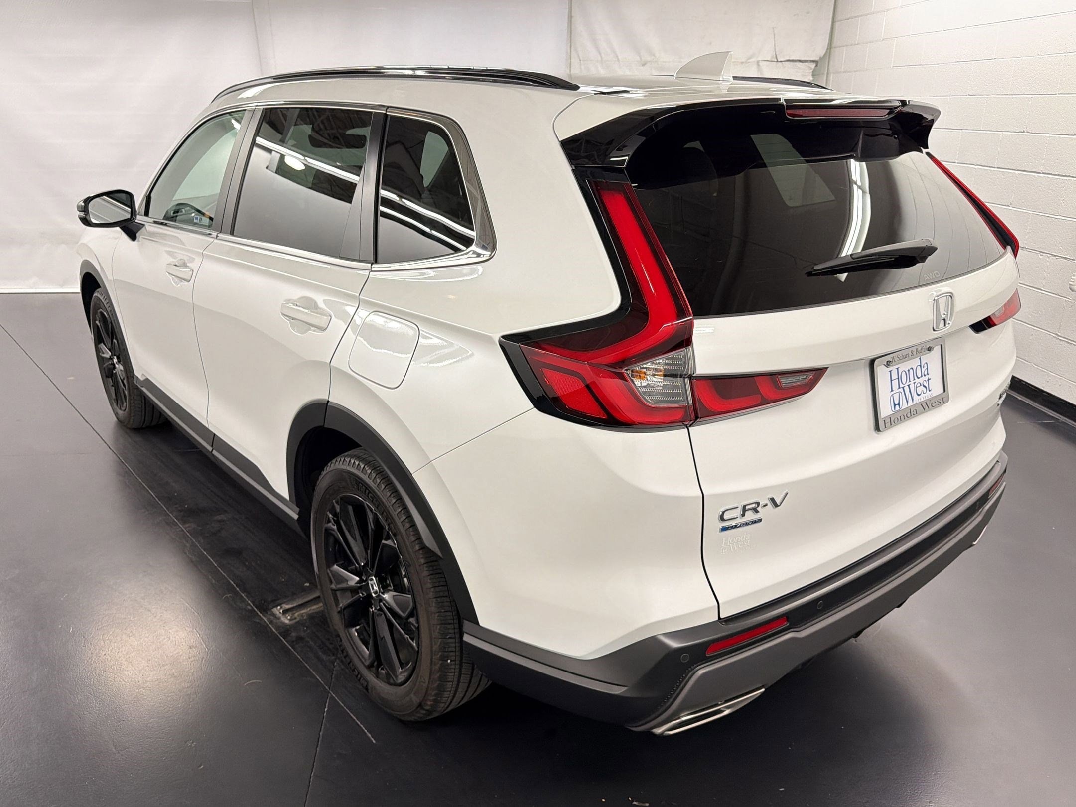 2024 Honda CR-V Hybrid Sport Touring photo 2