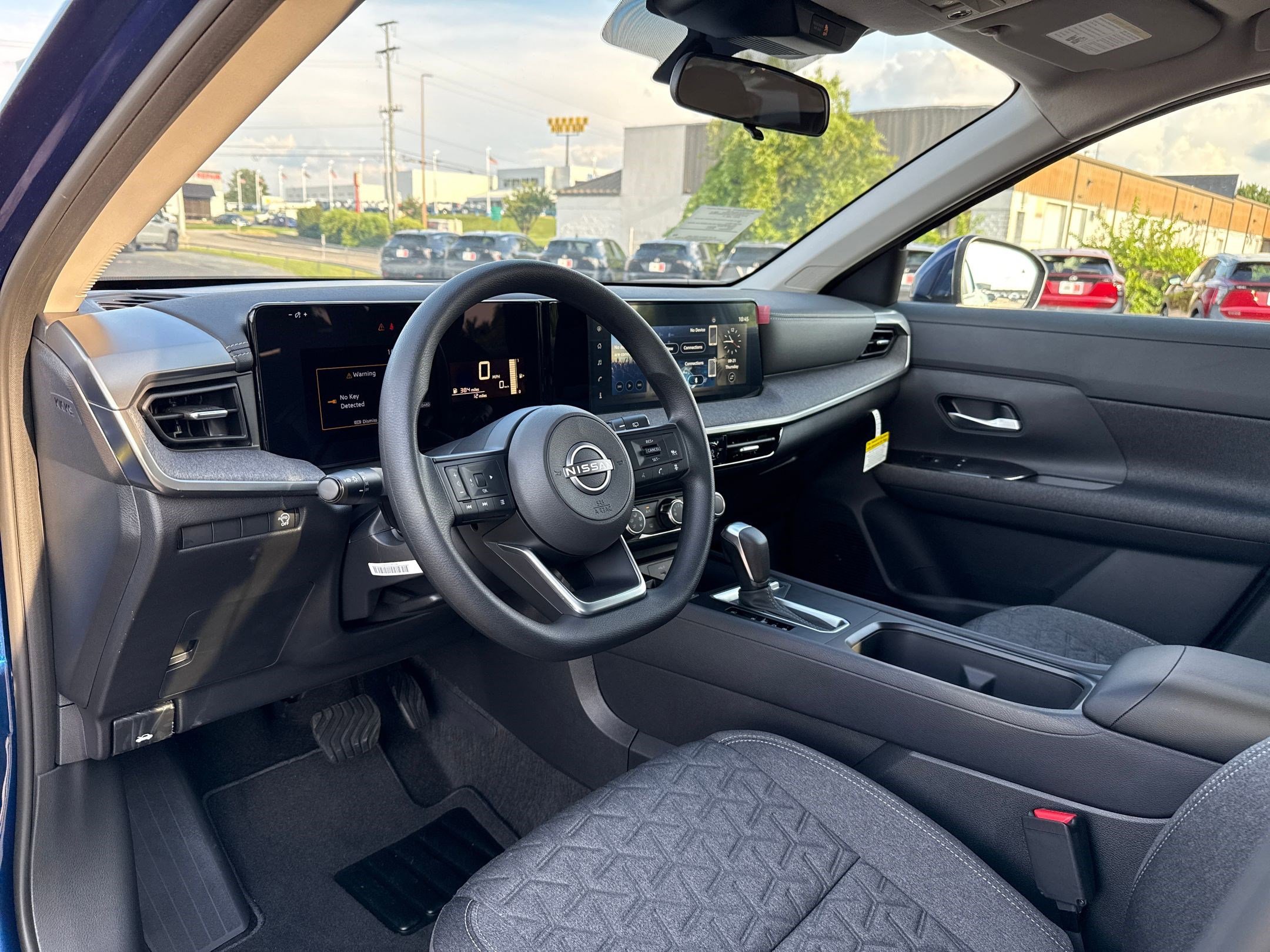 2025 Nissan Kicks SV photo 4