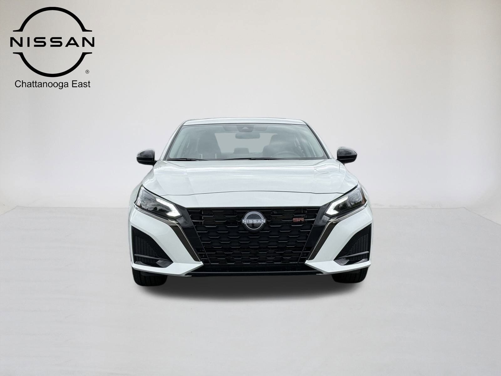 2025 Nissan Altima SR photo 2