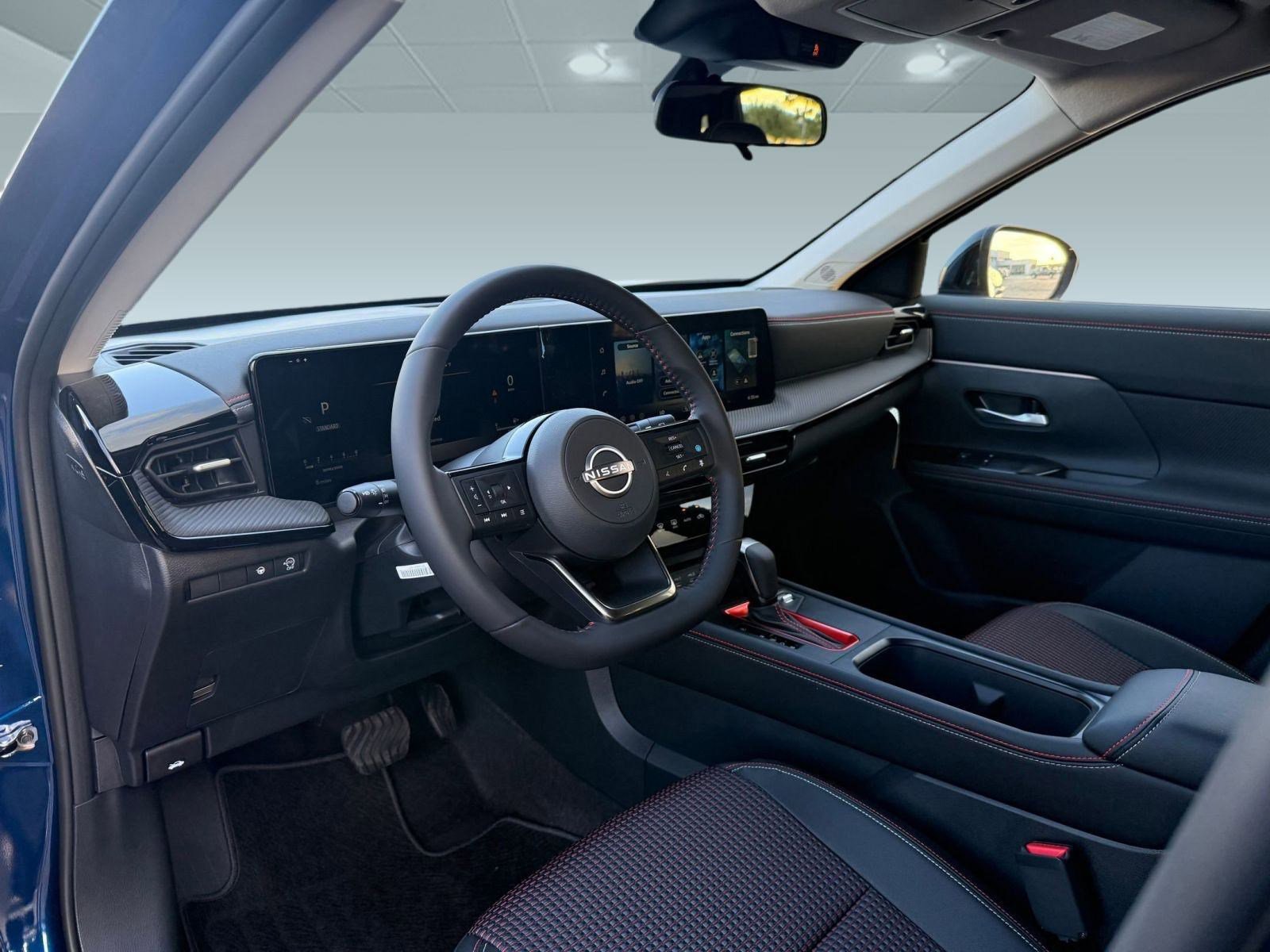 2026 Nissan Kicks SR photo 4