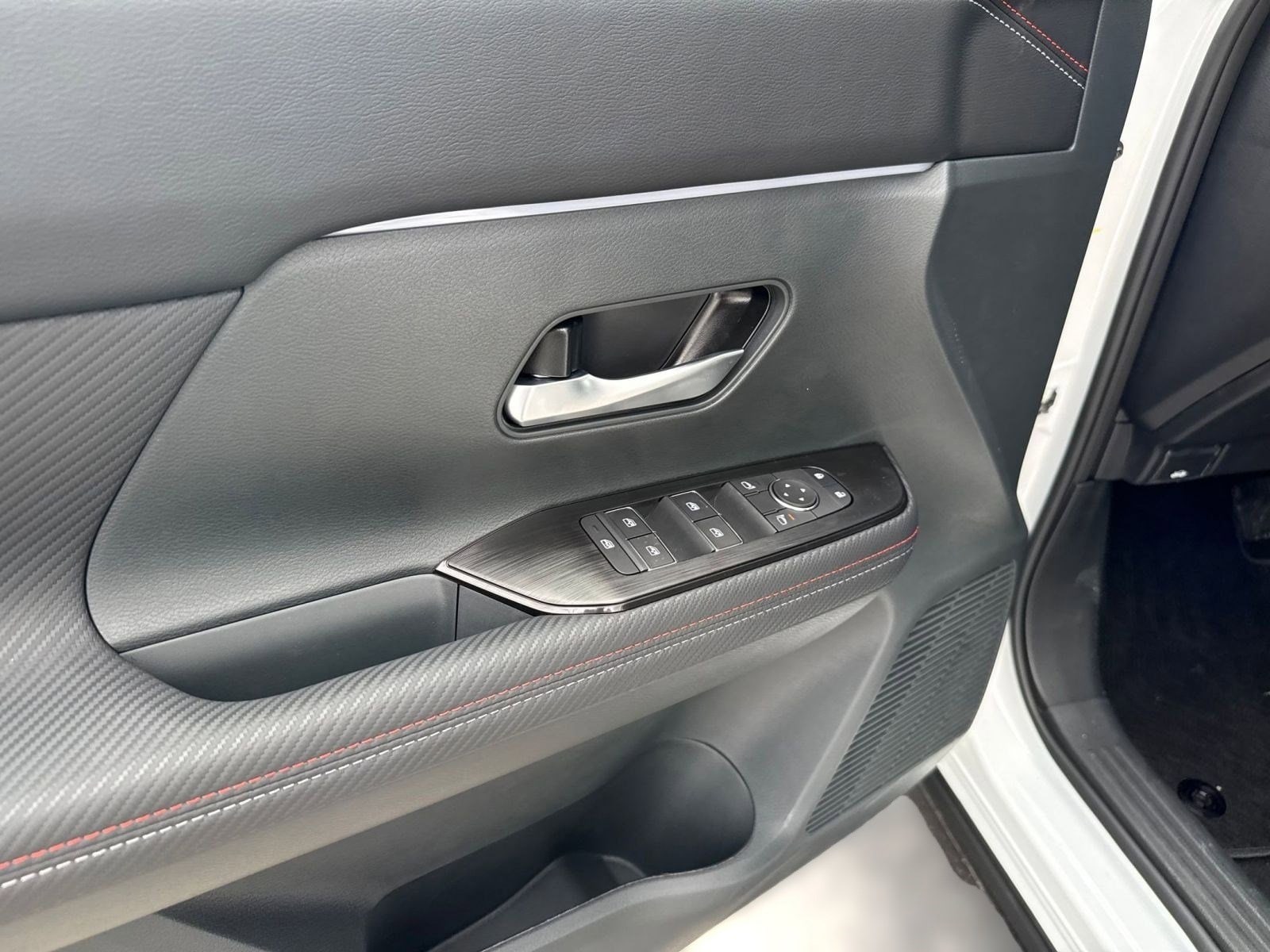 2026 Nissan KICKS SR AWD - Photo 11