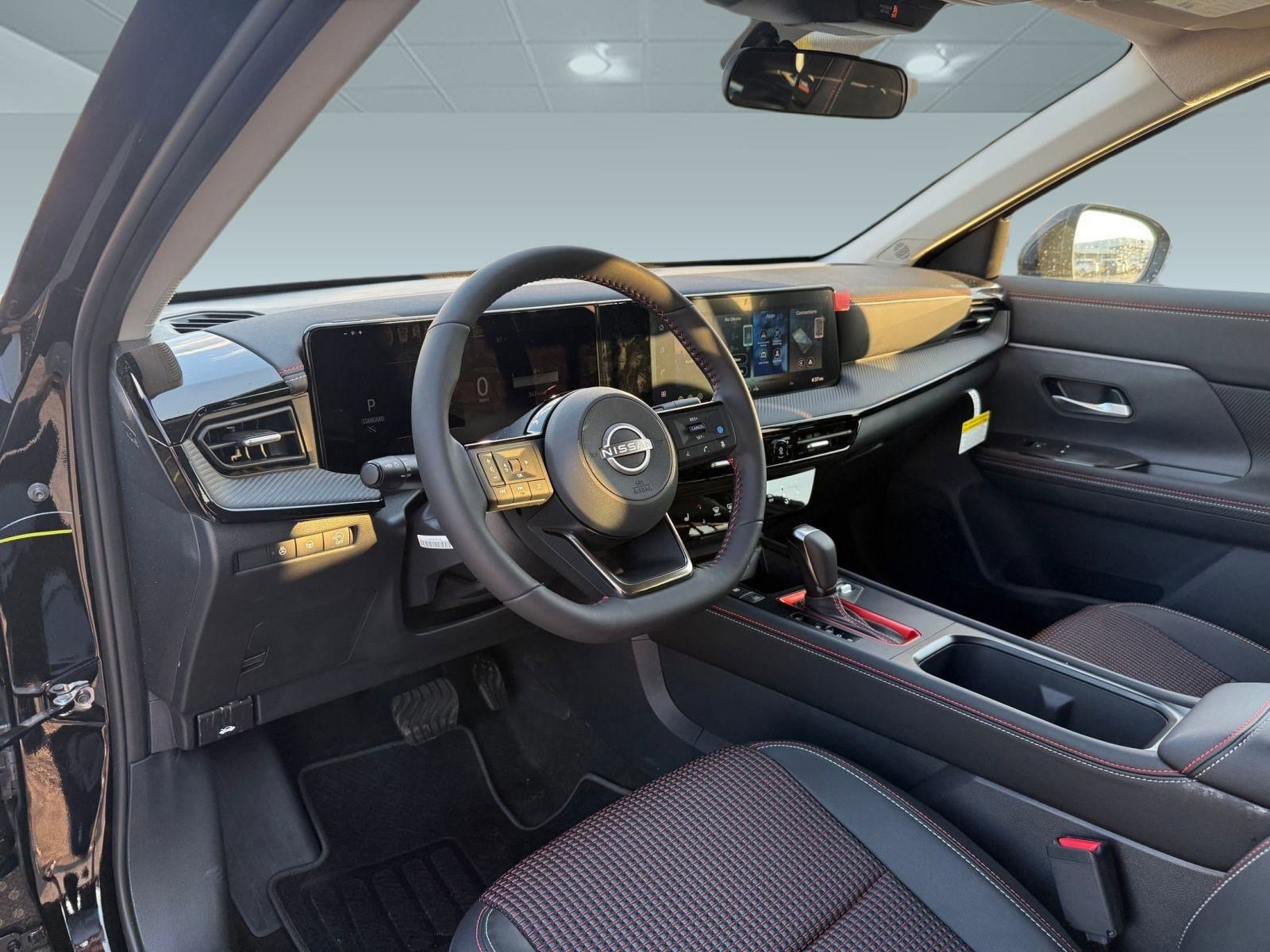 2026 Nissan Kicks SR photo 2