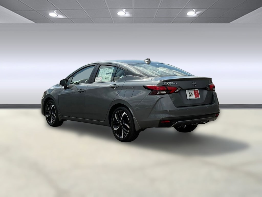 New 2025 Nissan Versa 1.6 SR Sedan