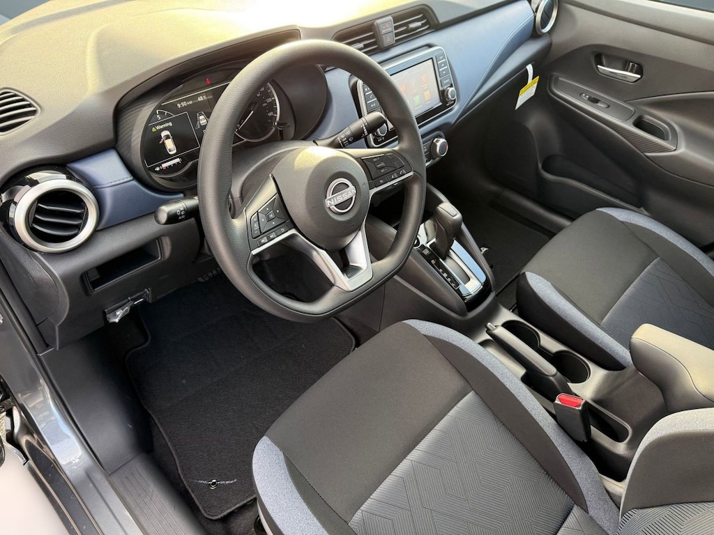 New 2025 Nissan Versa 1.6 SV Sedan