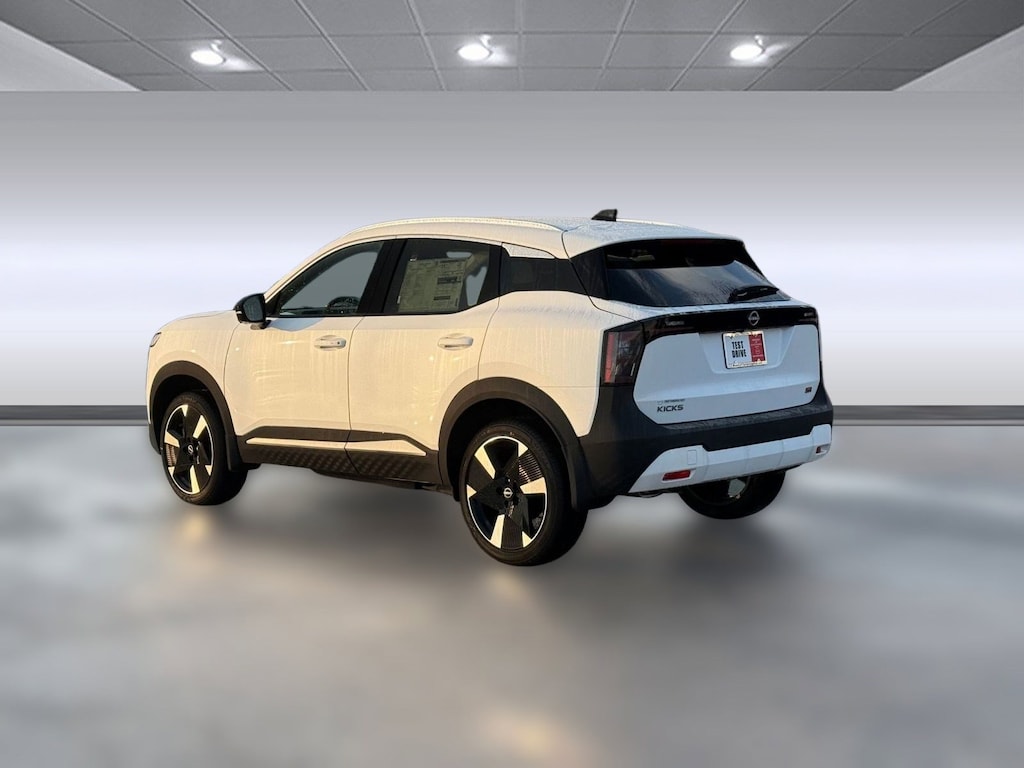 New 2026 Nissan Kicks SR SUV