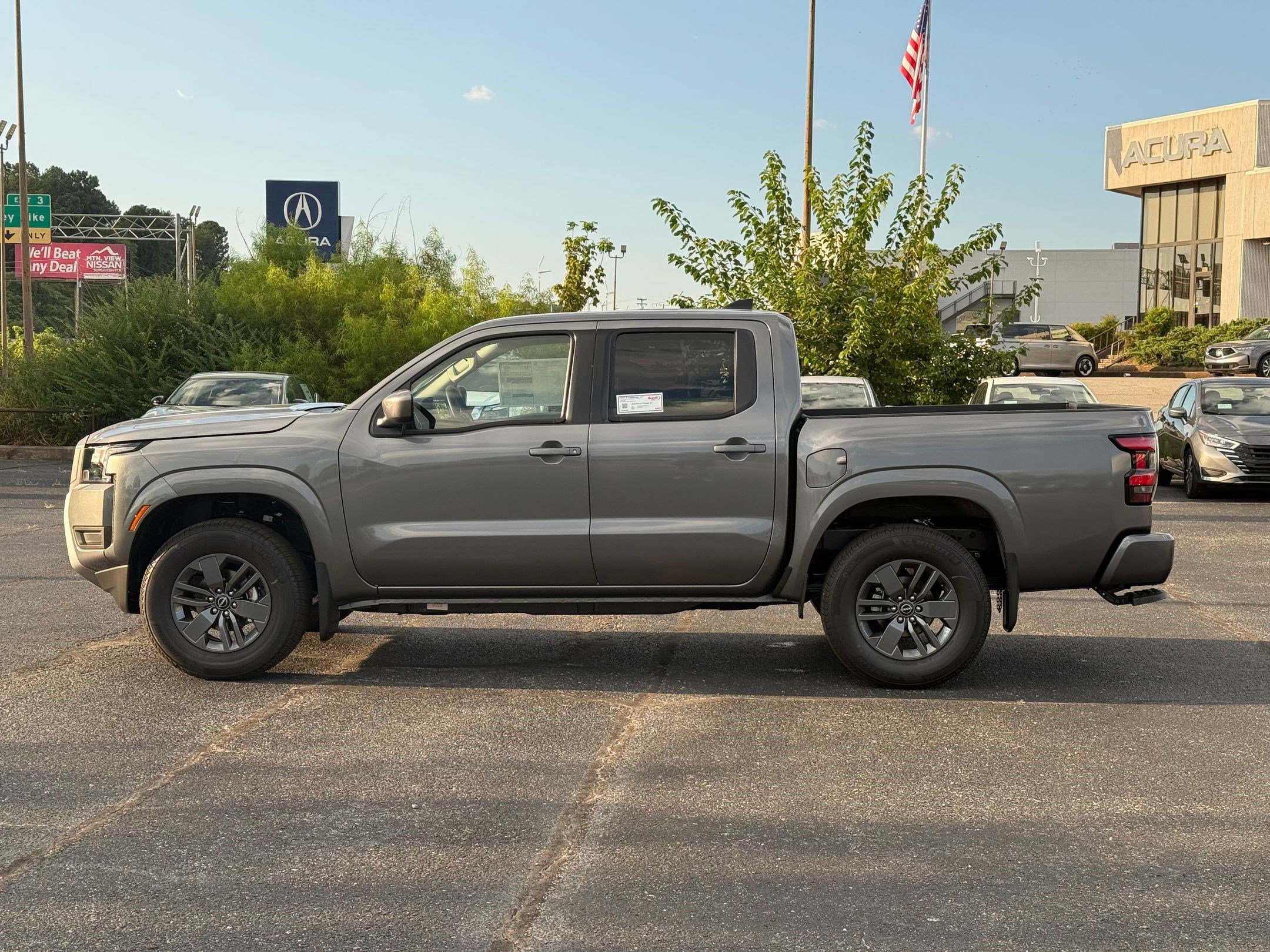 2026 Nissan Frontier SV photo 2