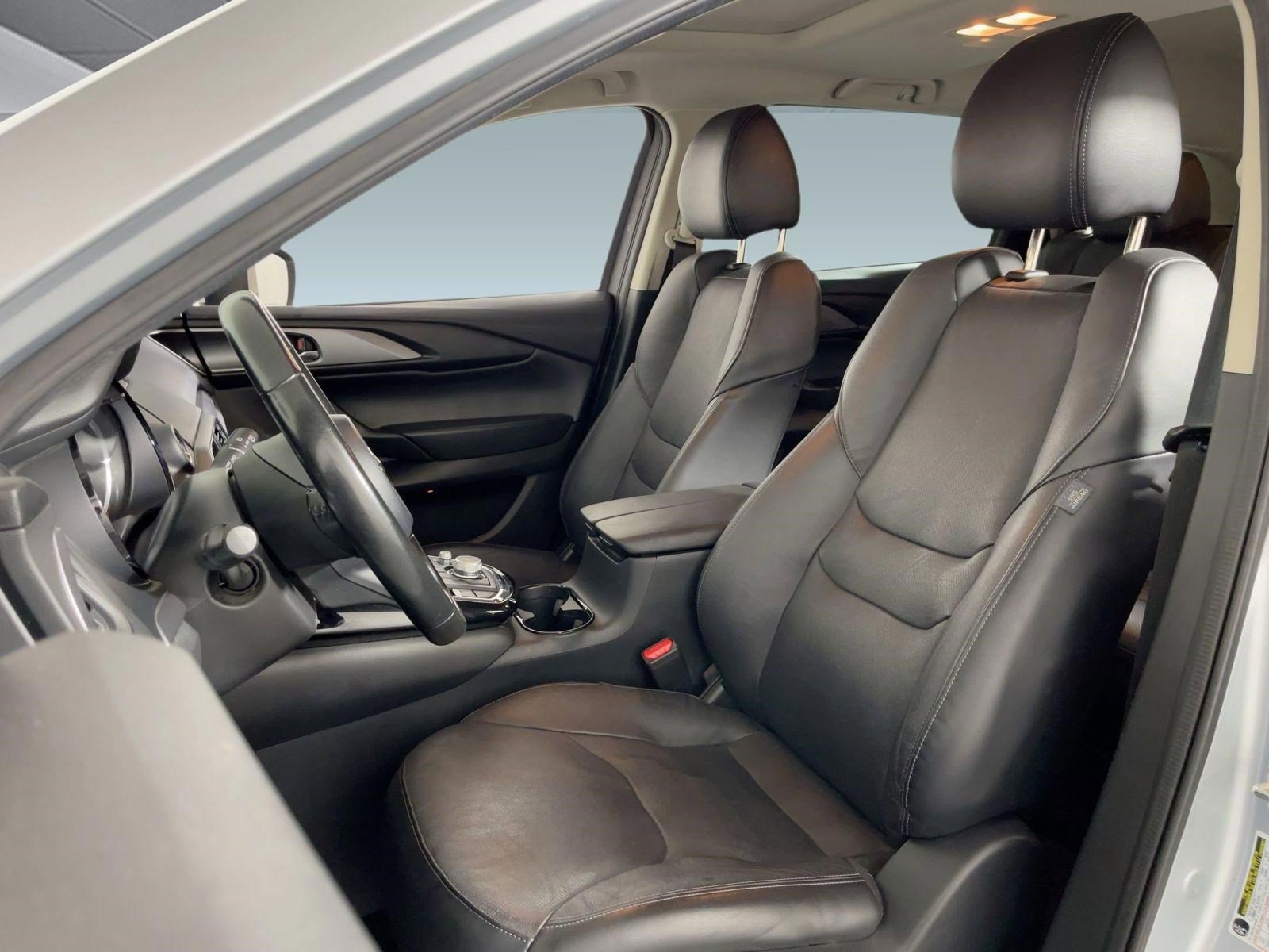 2023 Mazda CX-9 Touring photo 3