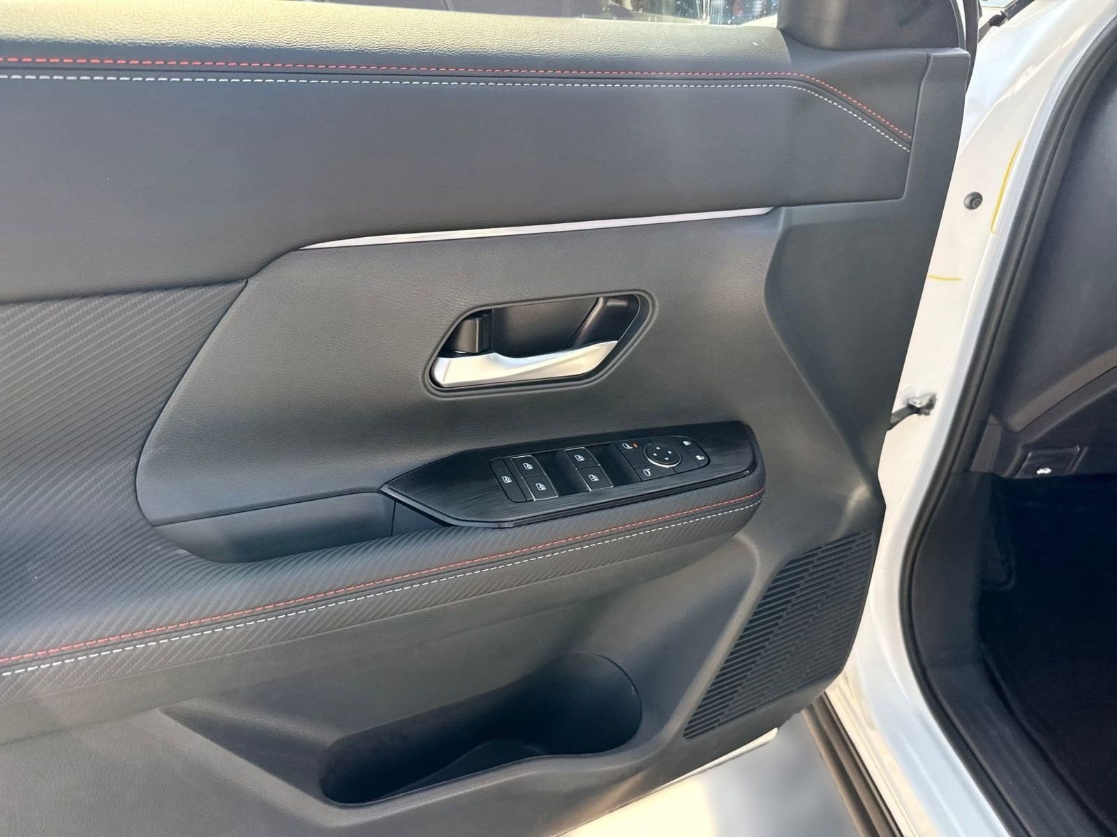 2026 Nissan KICKS SR AWD - Photo 11