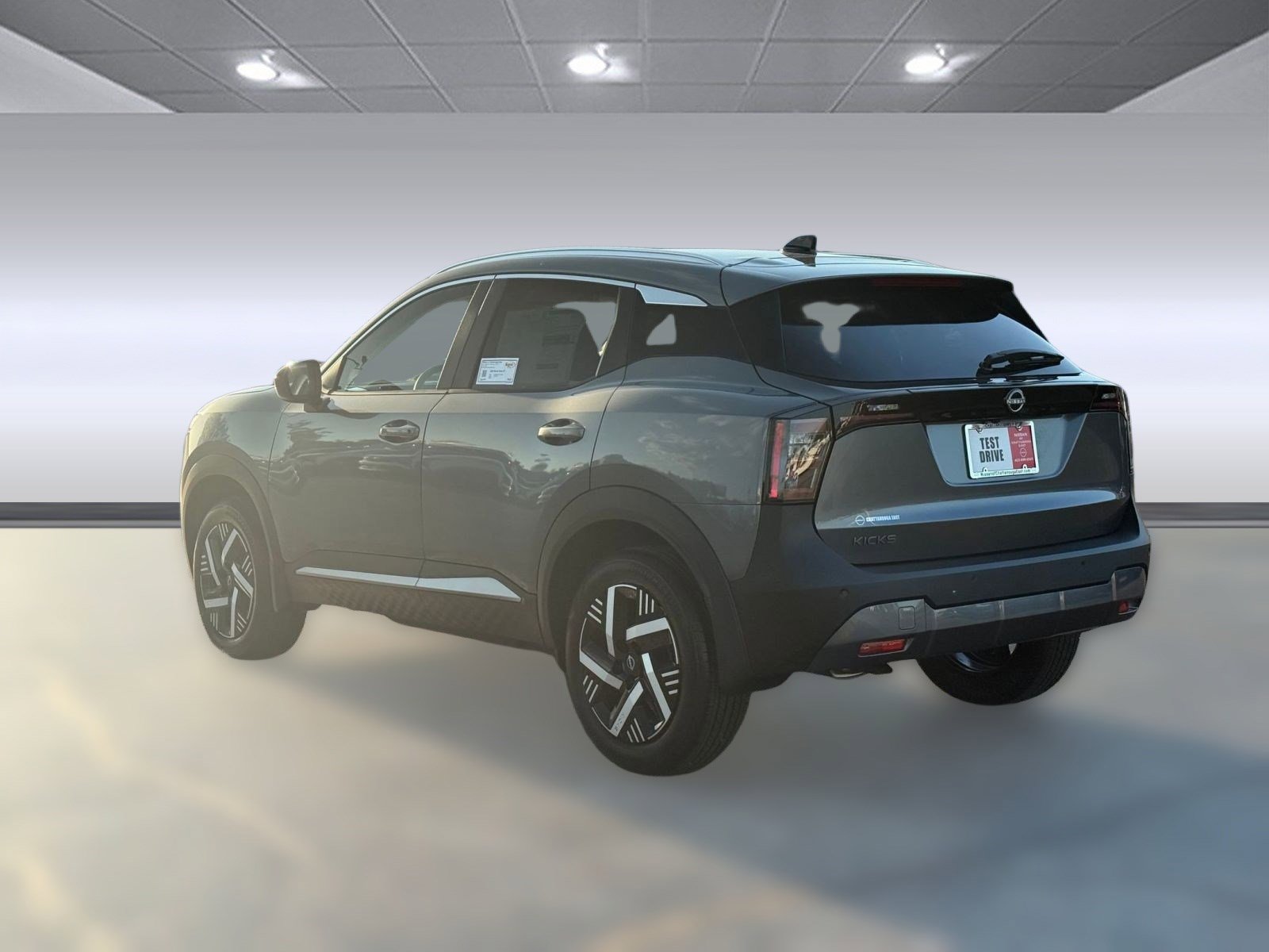 2026 Nissan Kicks SV photo 2