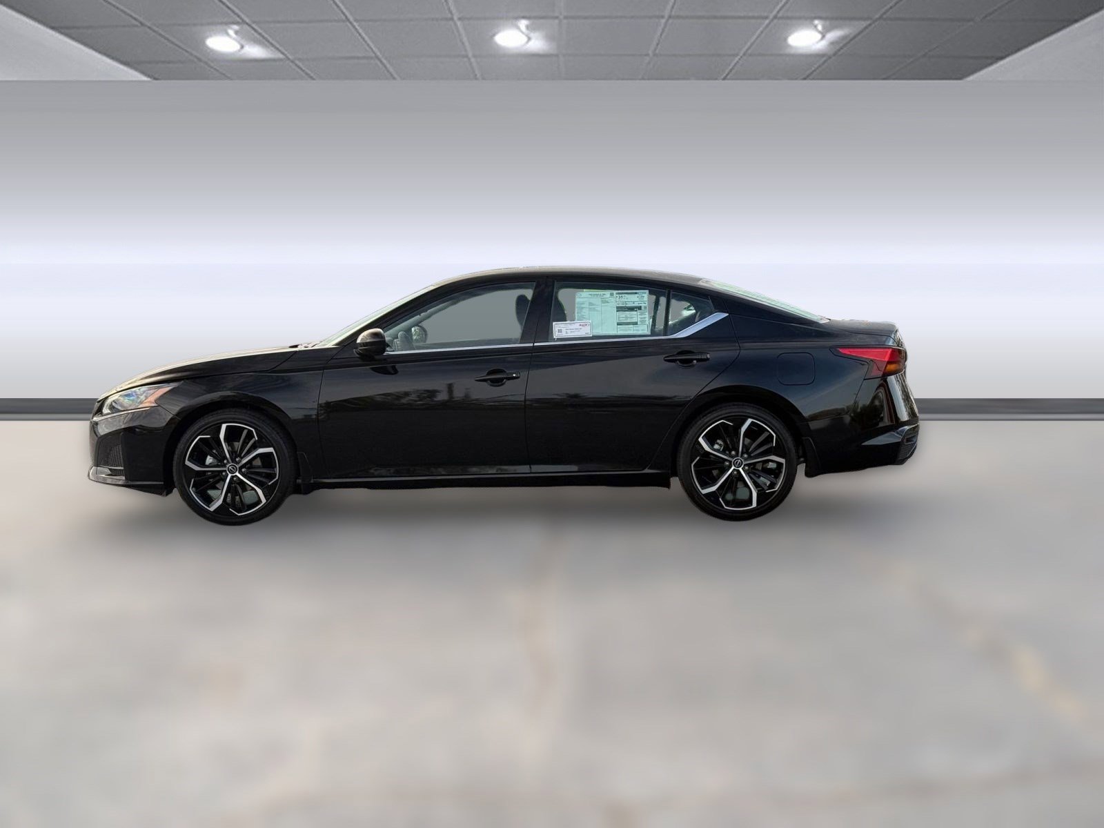 2025 Nissan Altima SR photo 2