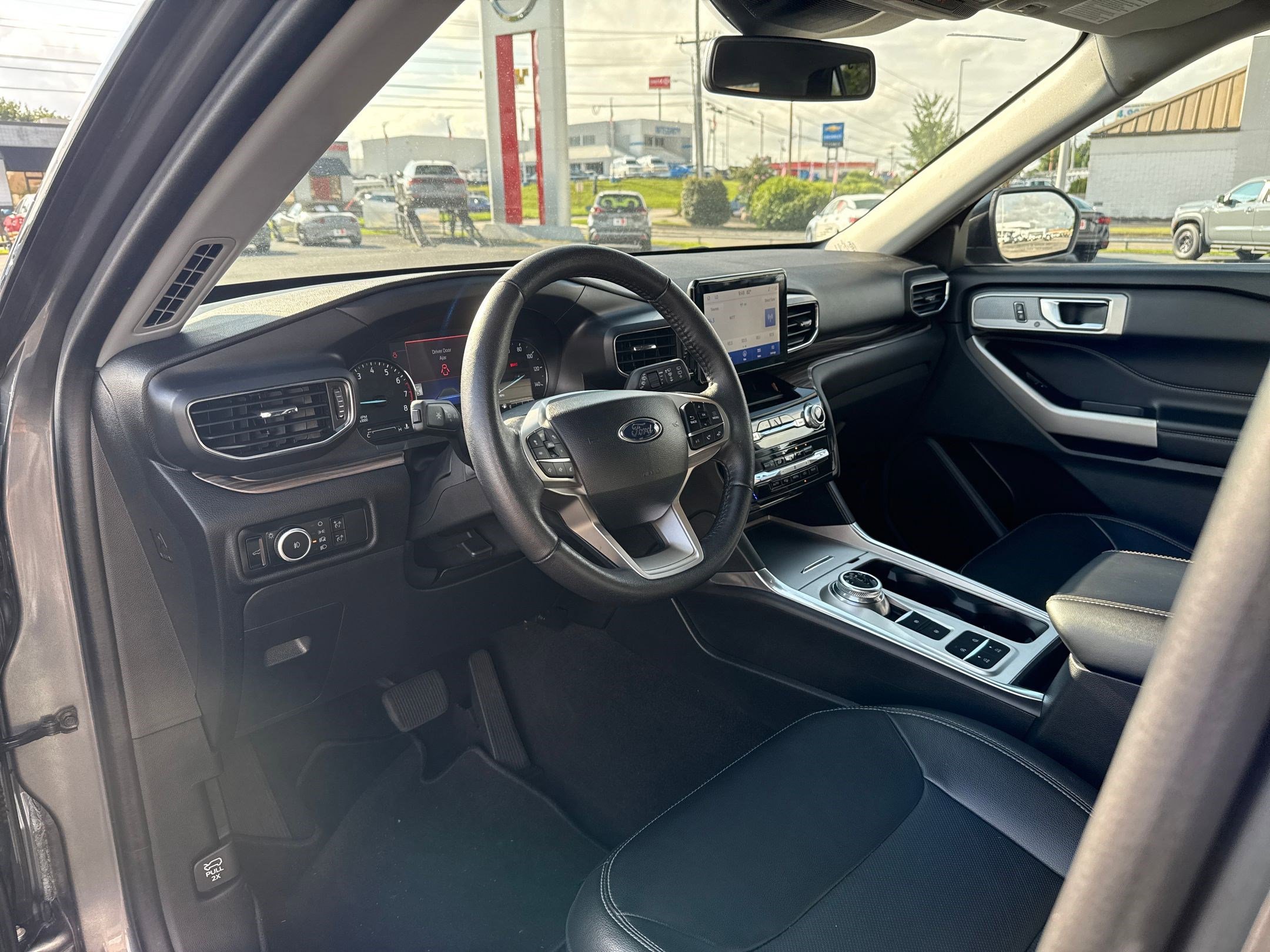 2024 Ford Explorer Limited photo 3