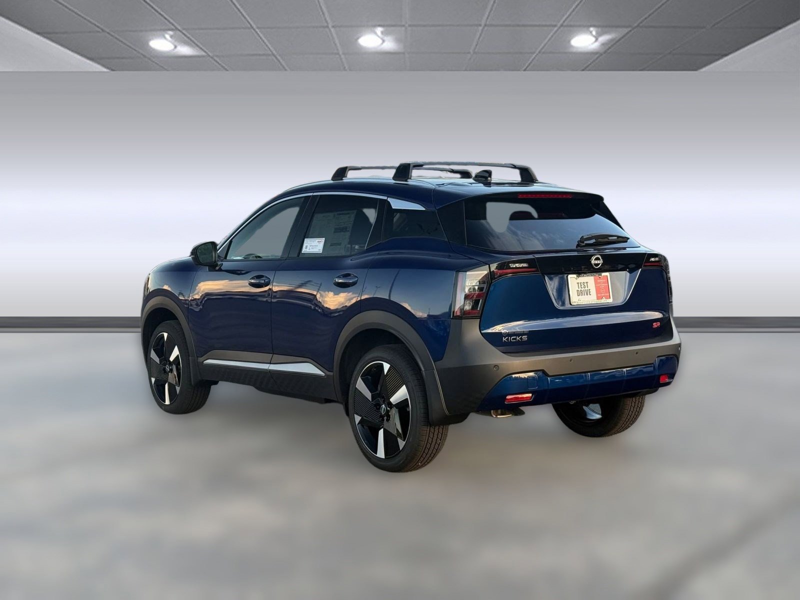 2026 Nissan Kicks SR photo 3
