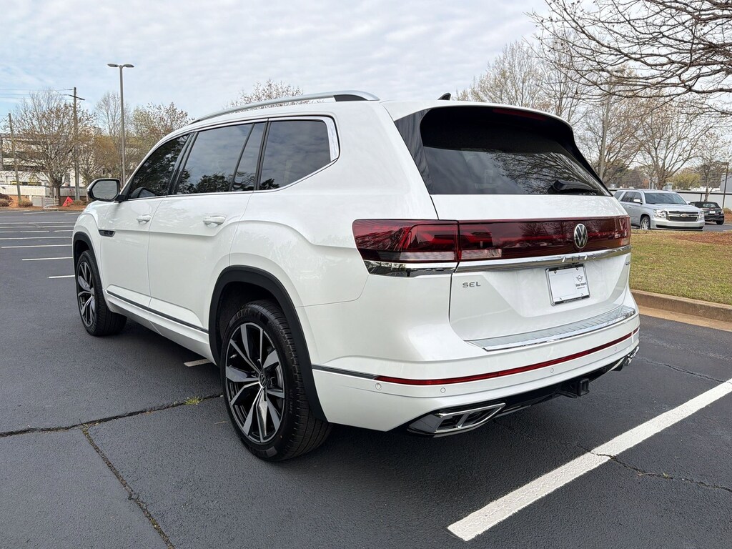 Used 2024 Volkswagen Atlas 2.0T SEL Premium R-Line SUV