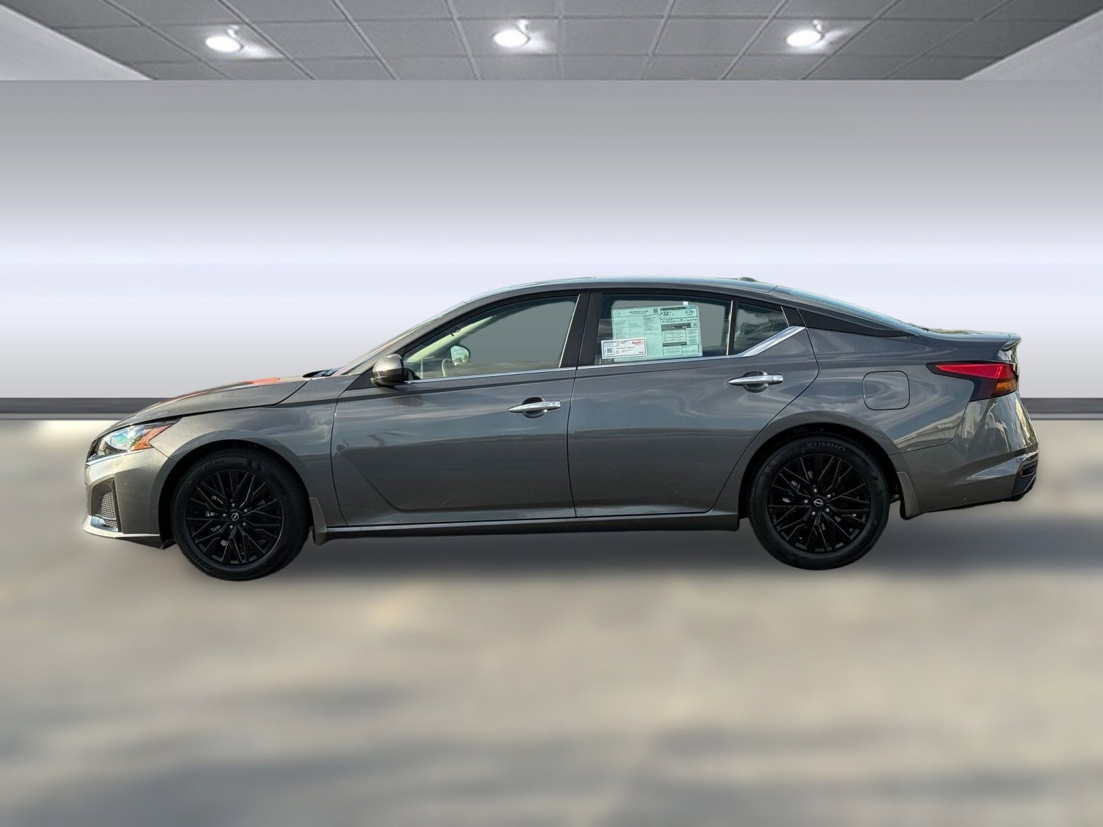 2025 Nissan Altima SV photo 2