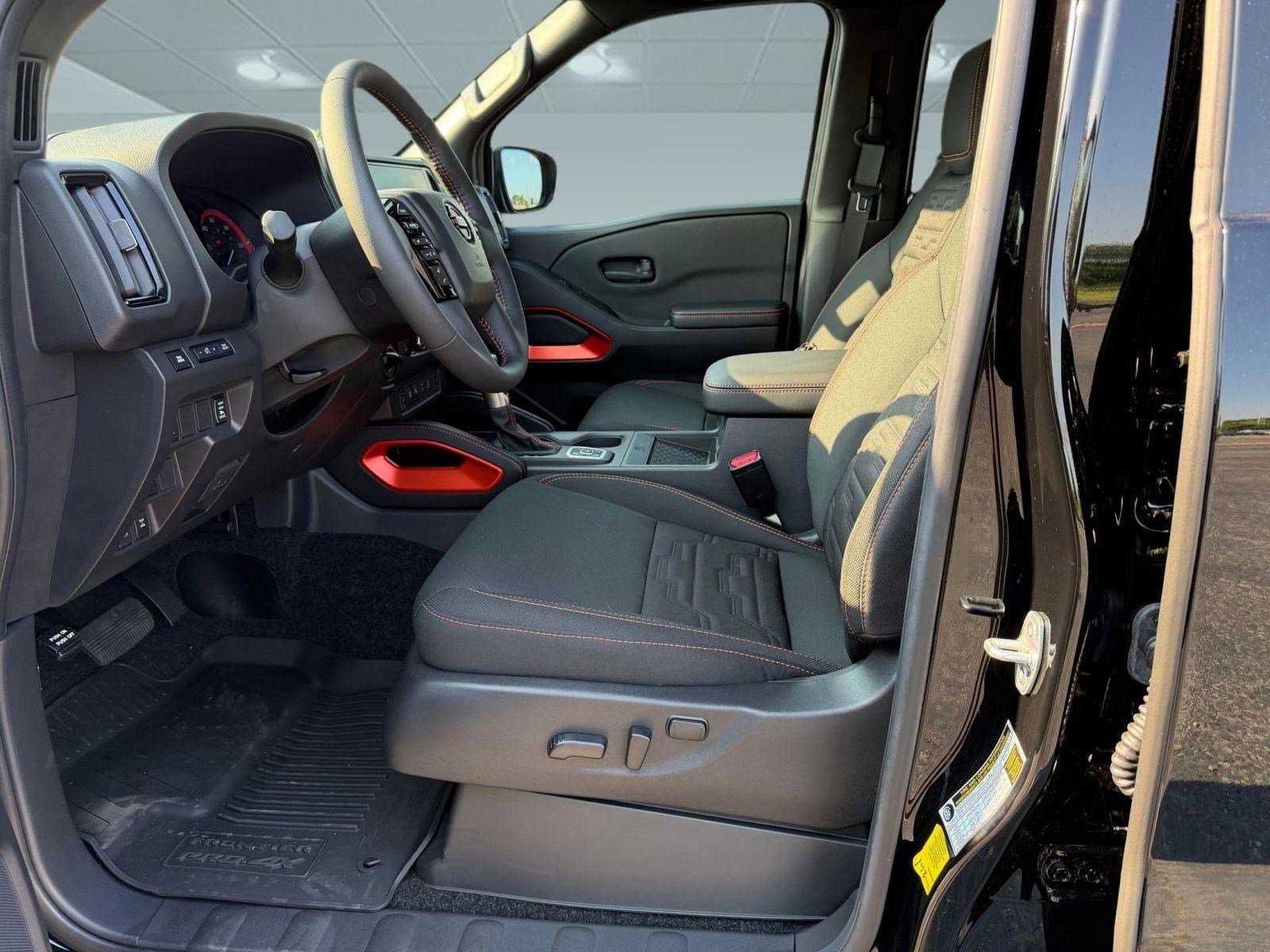 Frontier PRO-4X Truck Crew Cab