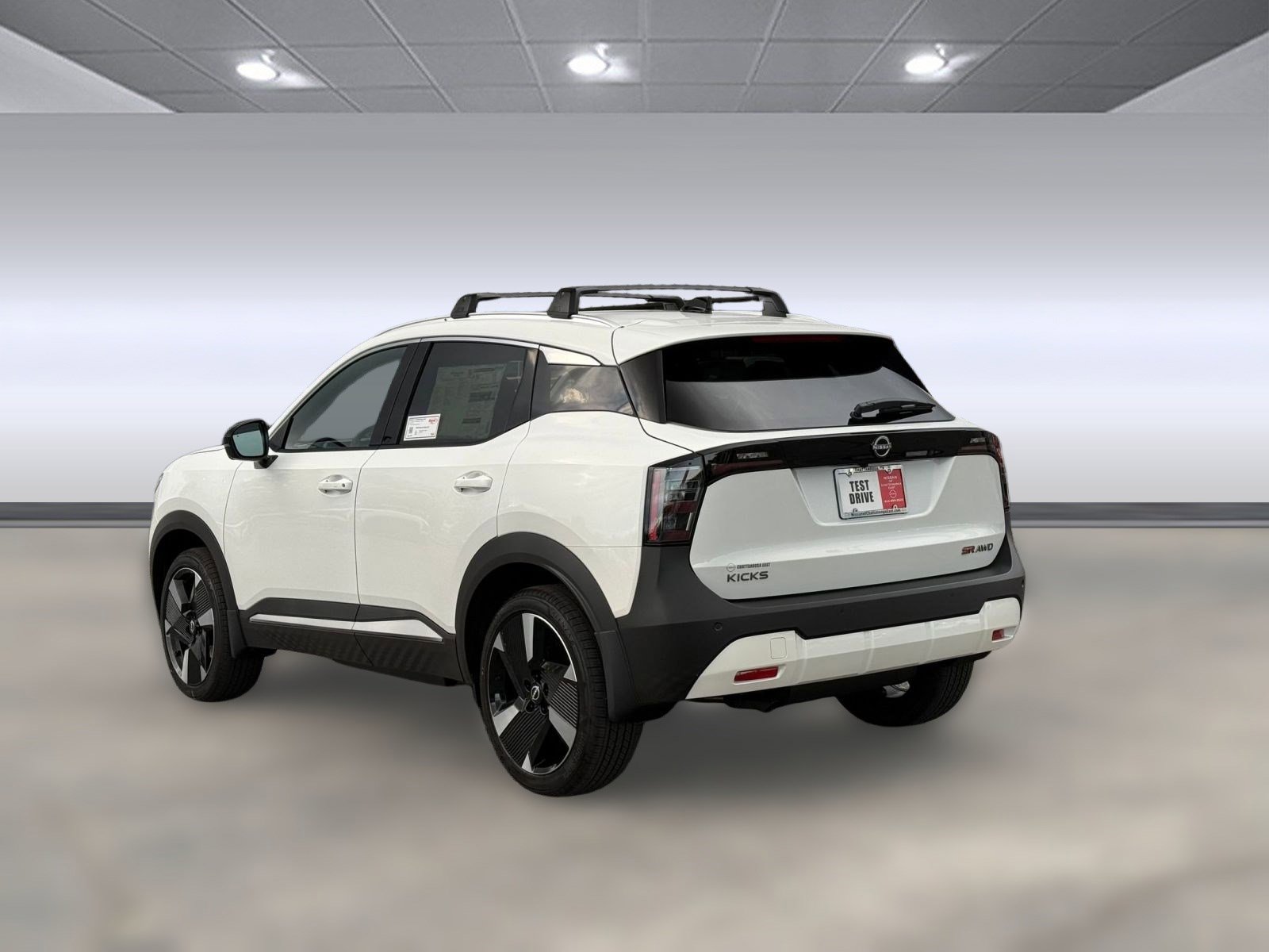 2026 Nissan Kicks SR photo 2