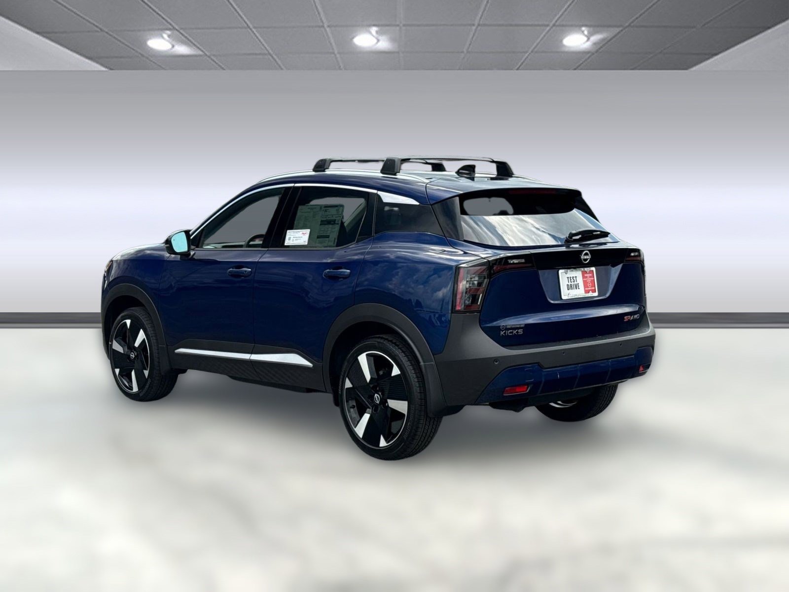 2026 Nissan Kicks SR photo 3