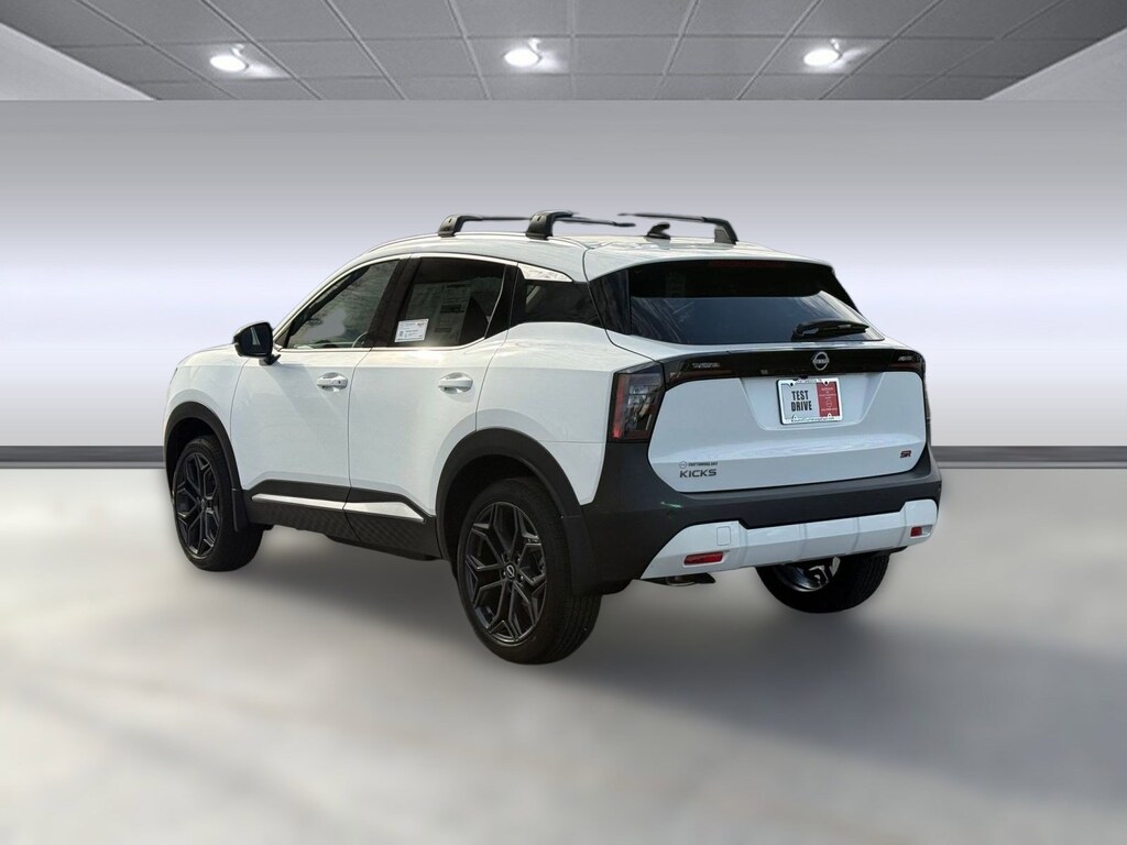 New 2026 Nissan Kicks SR SUV