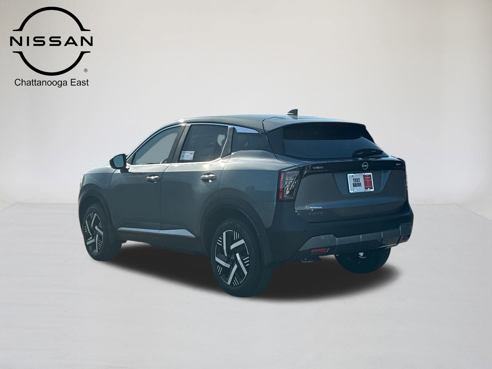 2025 Nissan Kicks SV photo 2