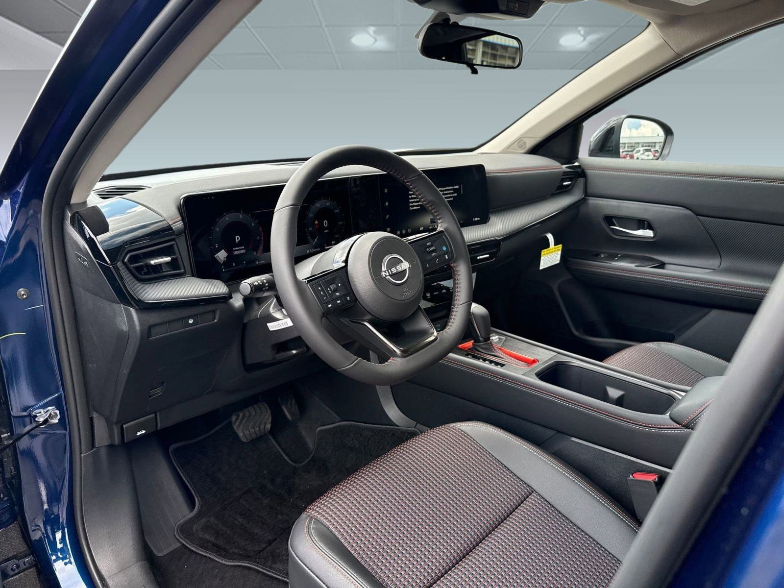 2026 Nissan Kicks SR photo 4