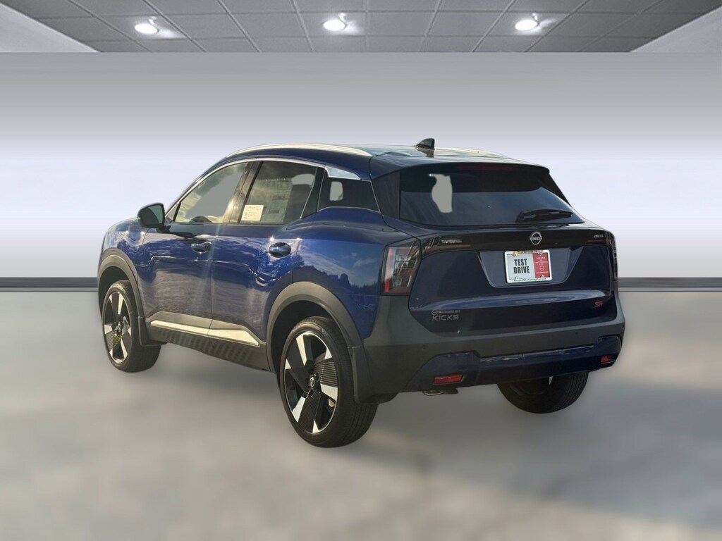 New 2026 Nissan Kicks SR SUV
