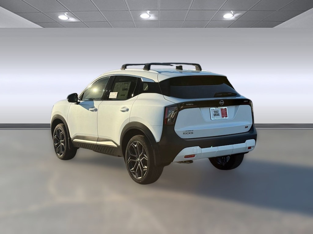 New 2026 Nissan Kicks SR SUV