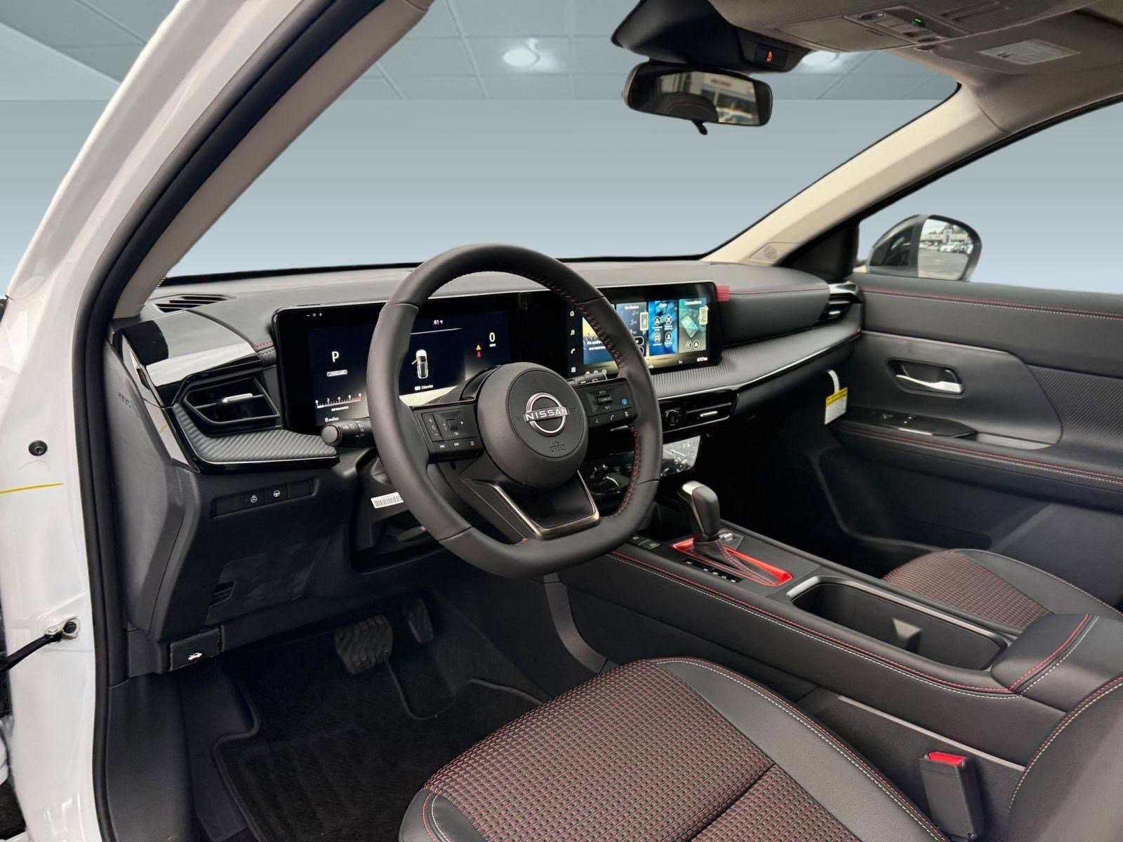 2026 Nissan Kicks SR photo 3