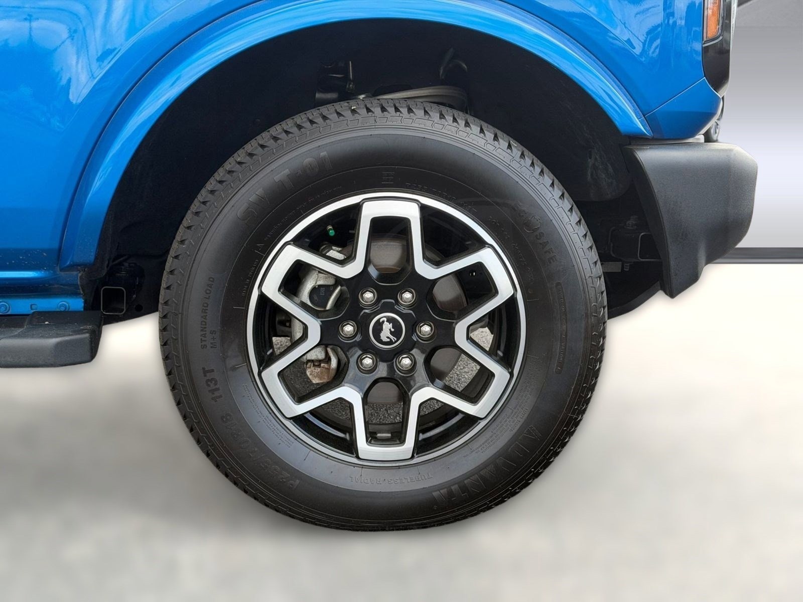 2023 Ford Bronco 4-Door Outer Banks - Photo 11