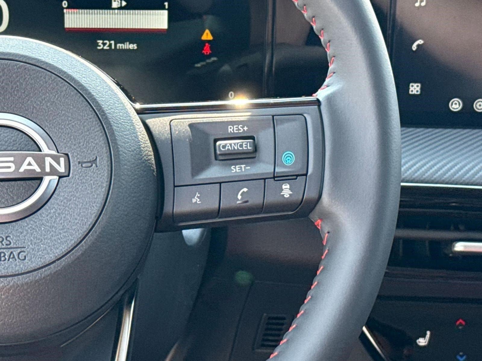 2026 Nissan KICKS SR AWD - Photo 25