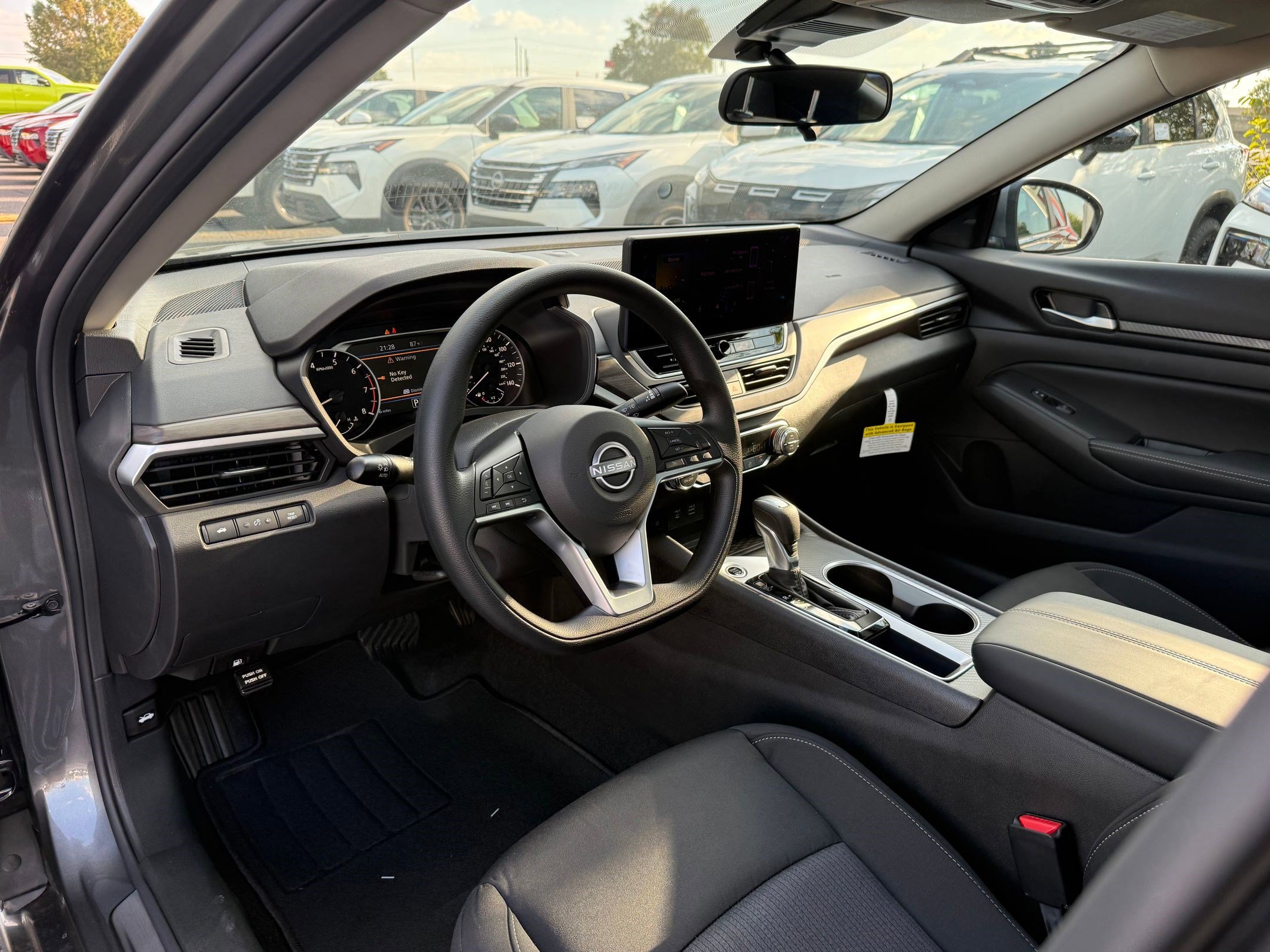 2025 Nissan Altima SV photo 4