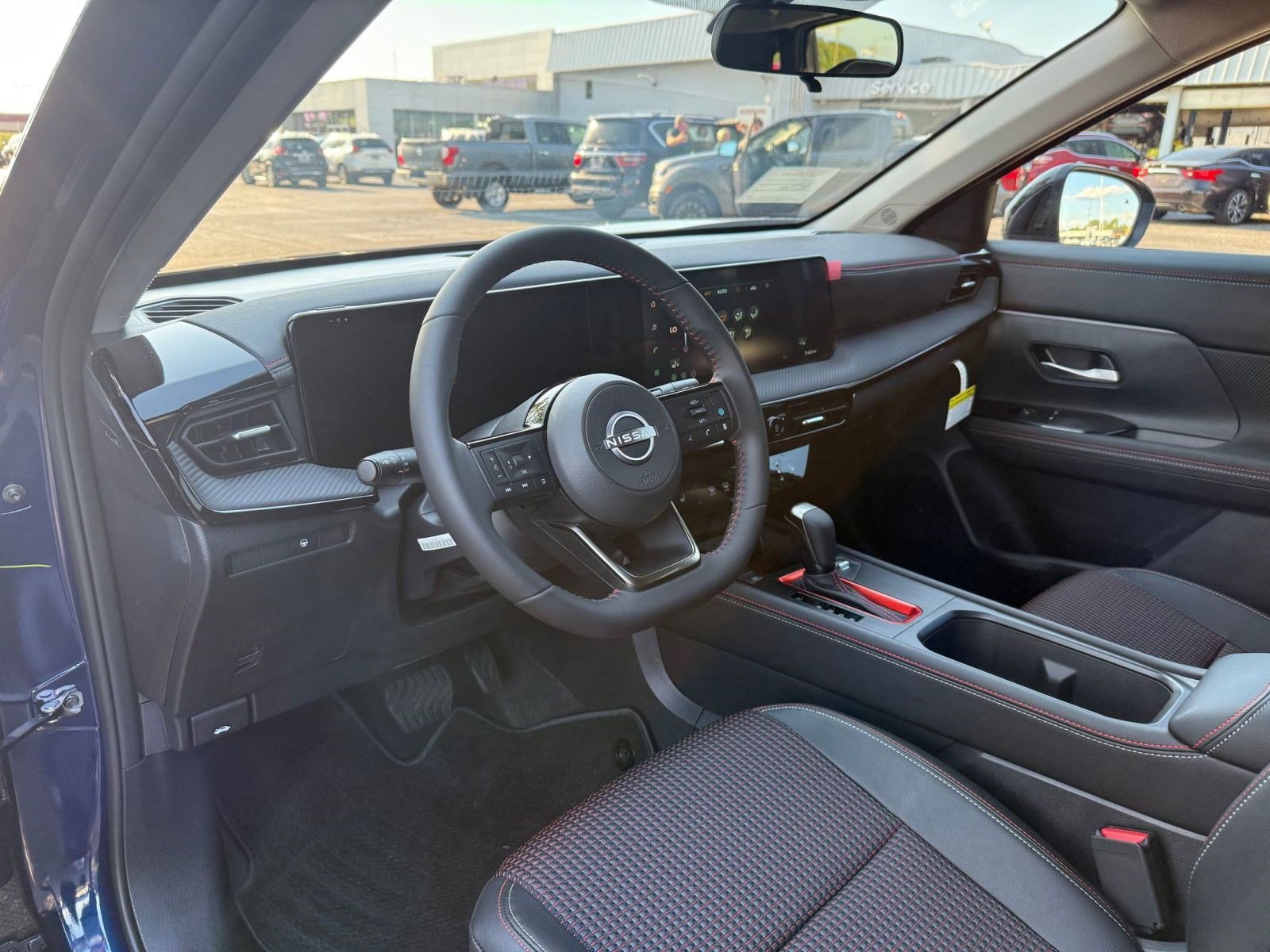 2026 Nissan Kicks SR photo 3