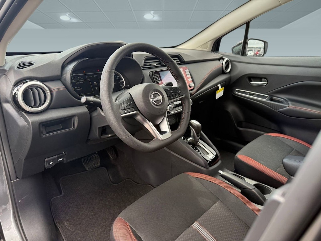 New 2025 Nissan Versa 1.6 SR Sedan