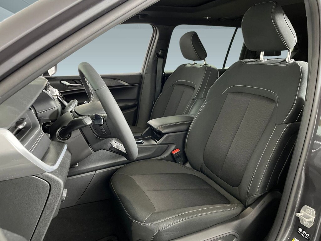 Used 2025 Jeep Grand Cherokee L Laredo SUV