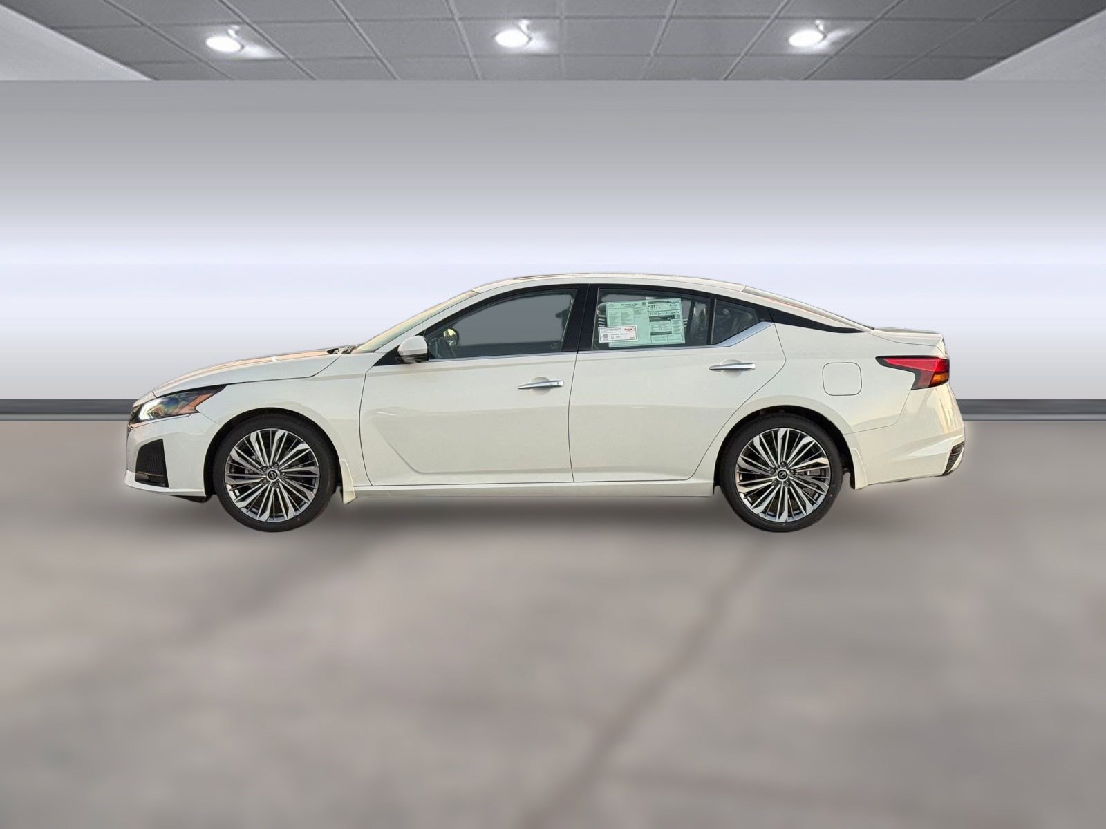 2025 Nissan Altima SL photo 2