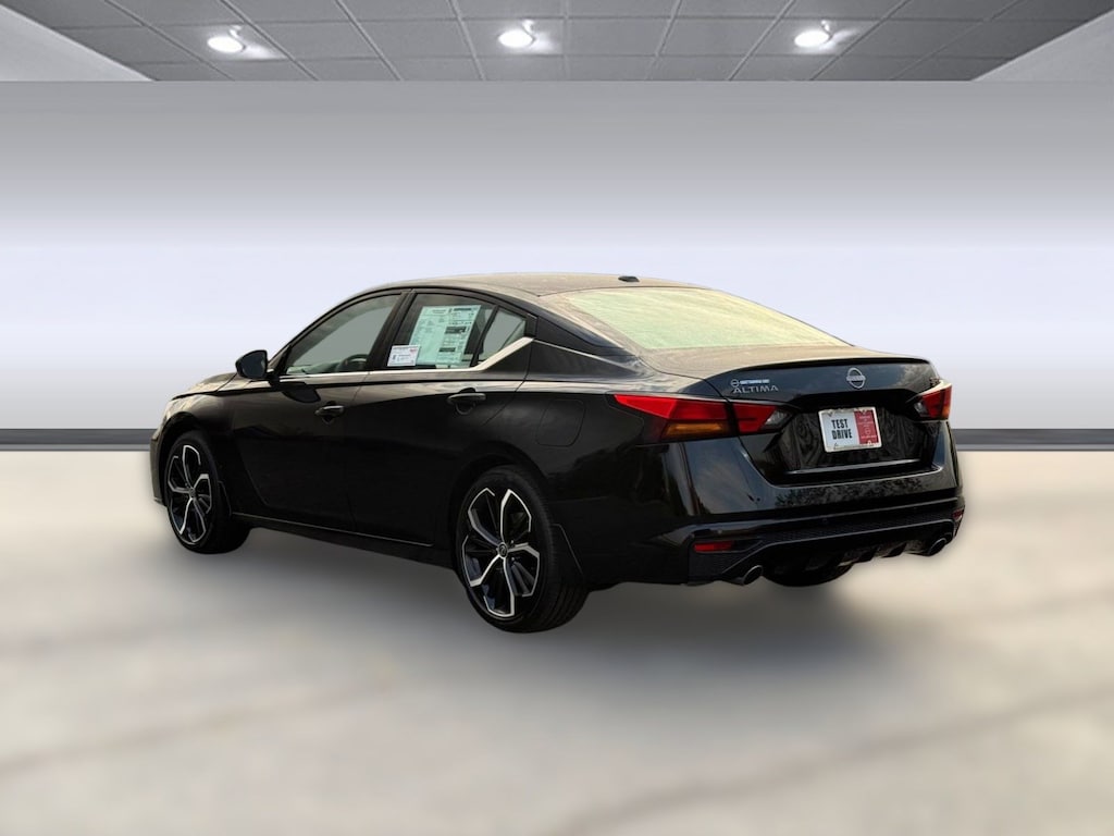 New 2025 Nissan Altima SR Sedan
