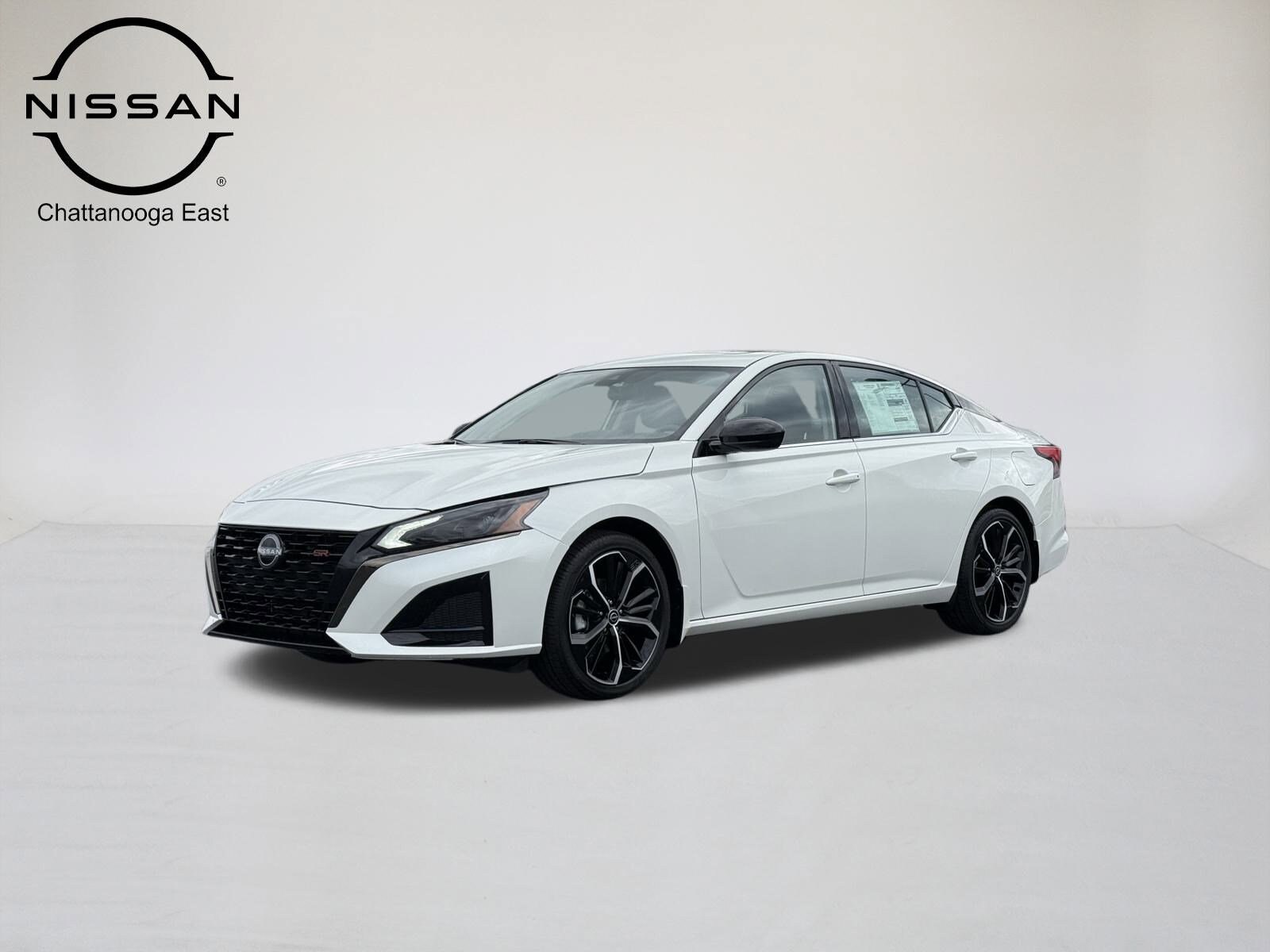 2025 Nissan Altima SR photo 3